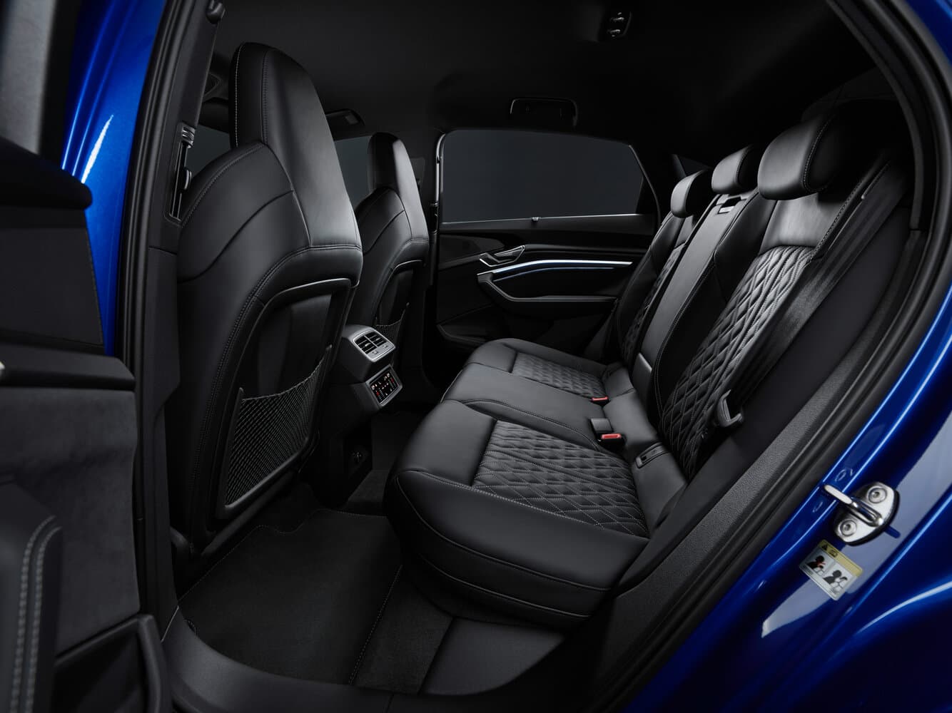 Audi, SQ8 Sportback e-tron, 2023, фото 16