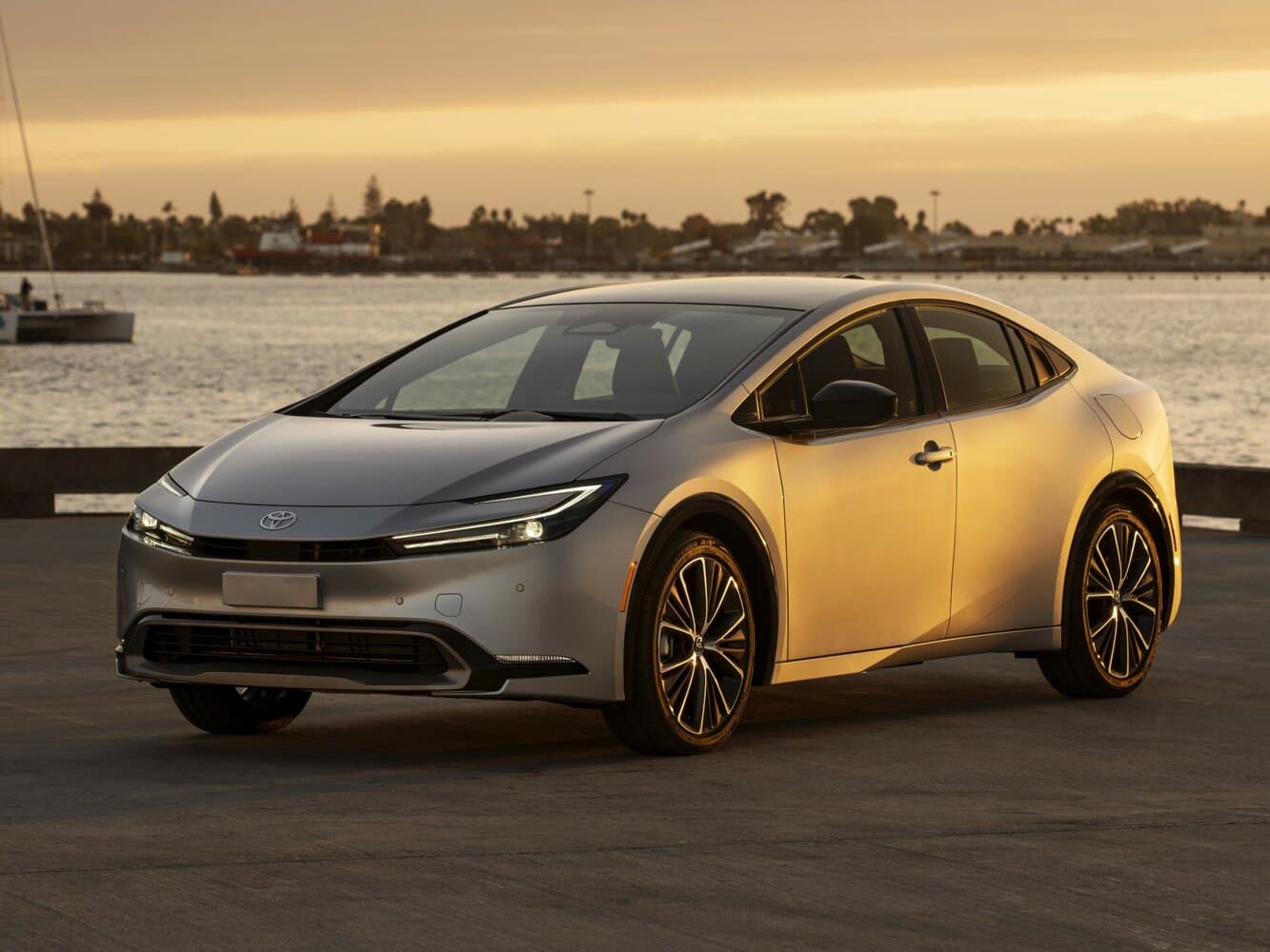 Фото Toyota Prius
