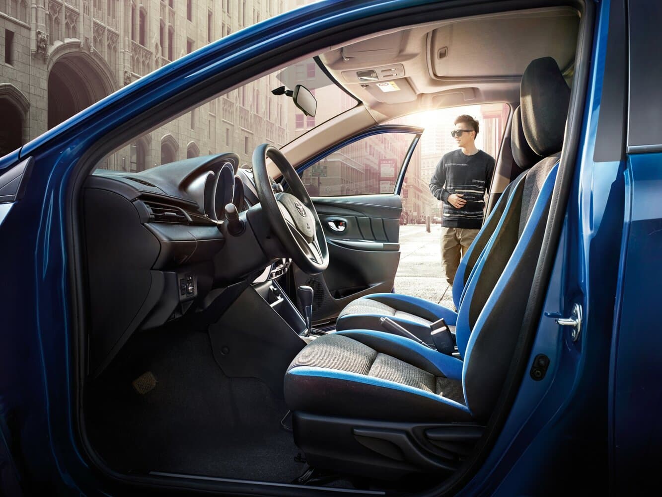 Toyota Yaris XP150 Рестайлинг Седан L, фото 8