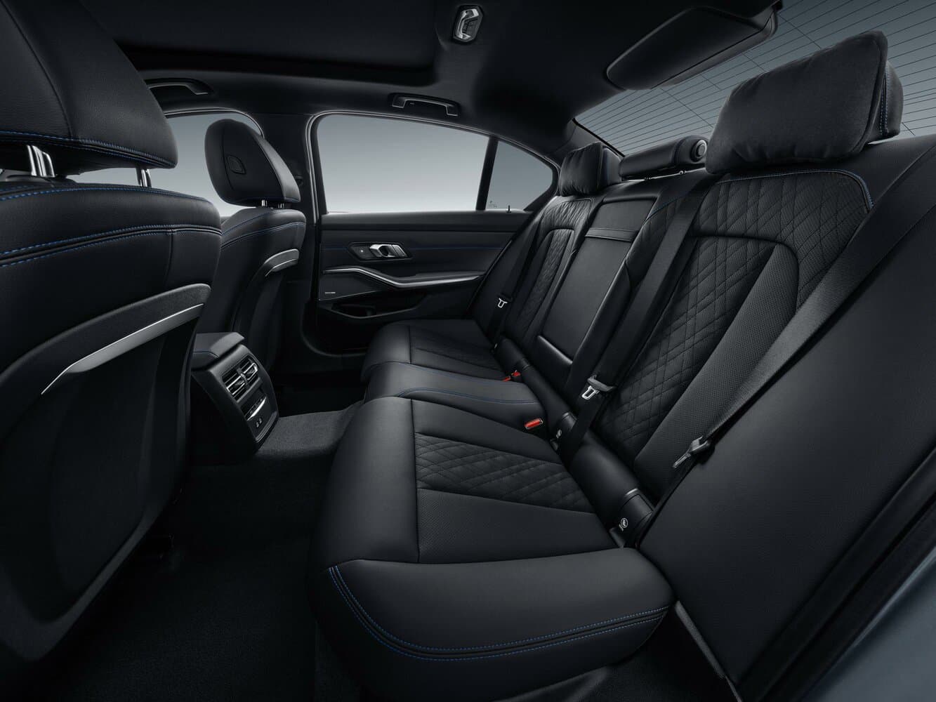 BMW 3 series VII (G2x) Рестайлинг Седан Long, фото 8