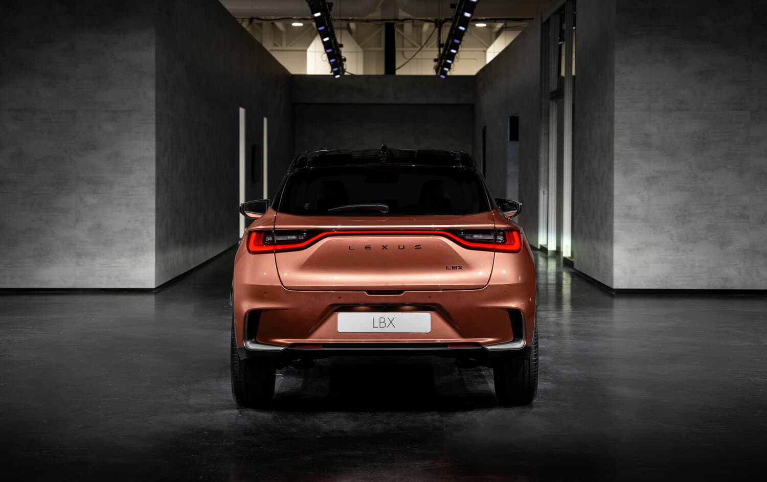 Lexus LBX  Внедорожник 5 дв., фото 4