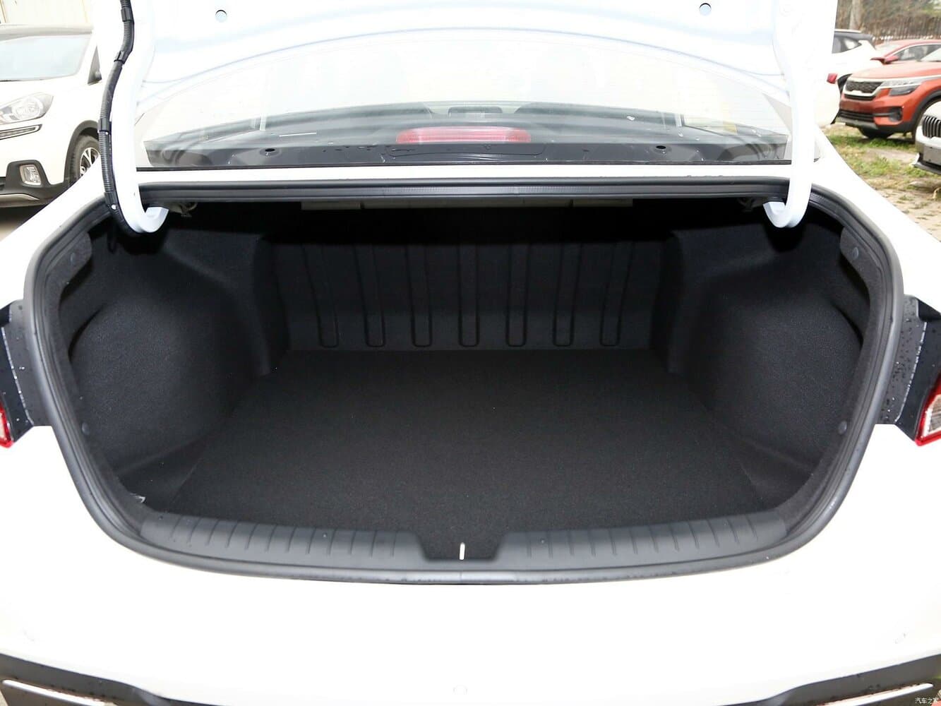 Kia Forte (China Market) I Седан, фото 13