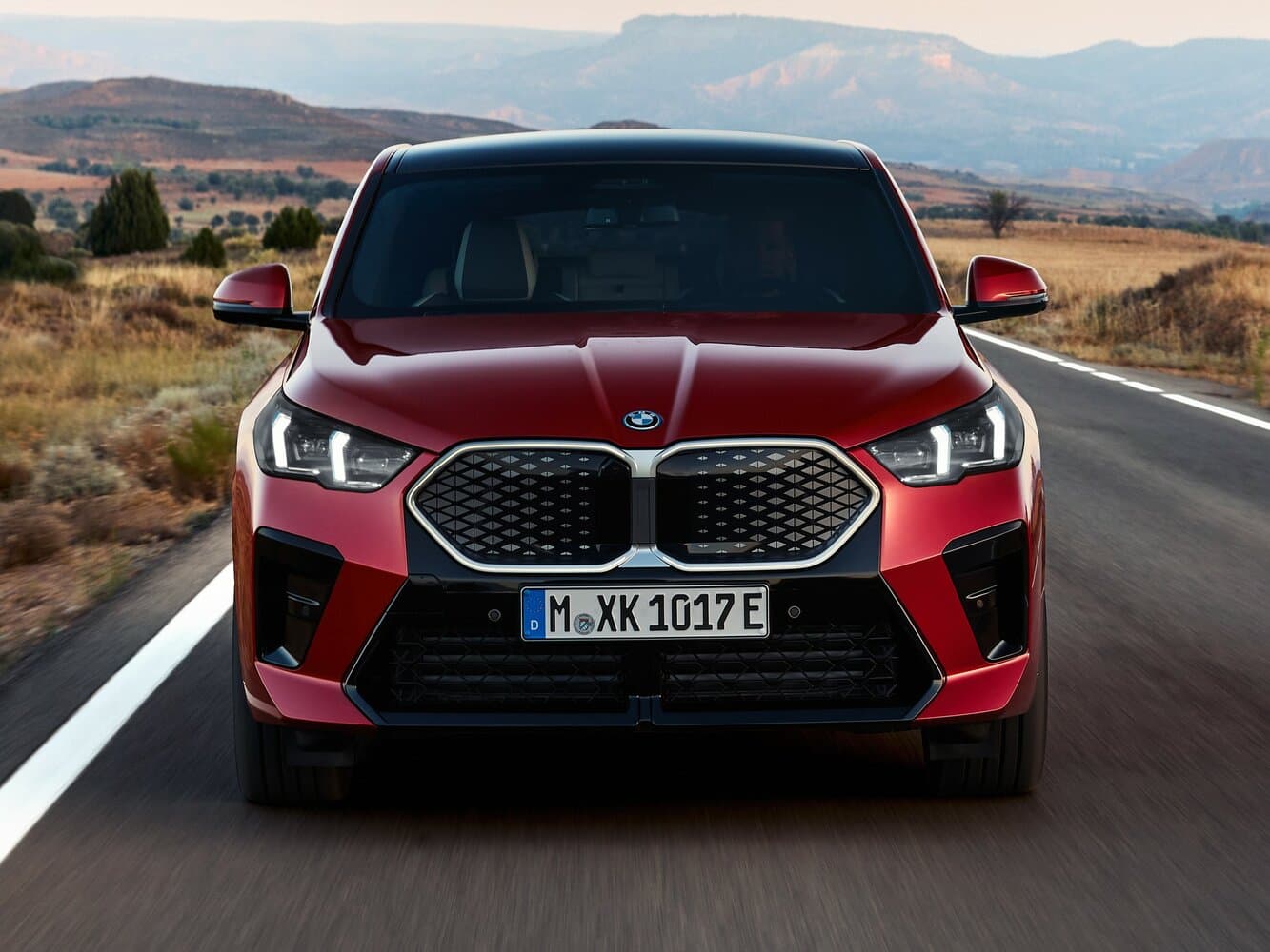 BMW iX2  Внедорожник 5 дв., фото 3