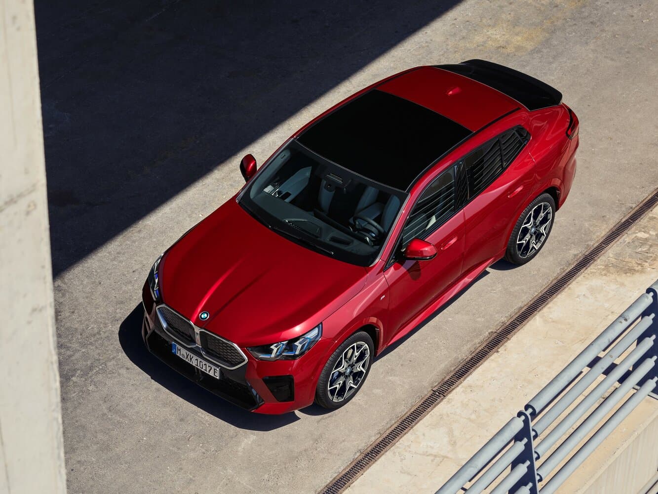 BMW iX2  Внедорожник 5 дв., фото 14