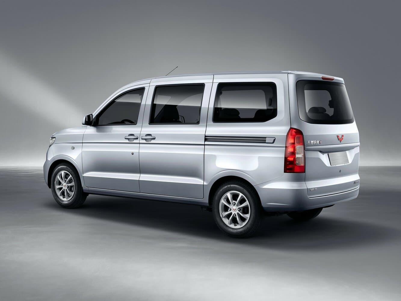 Wuling Hongguang V  Компактвэн, фото 5