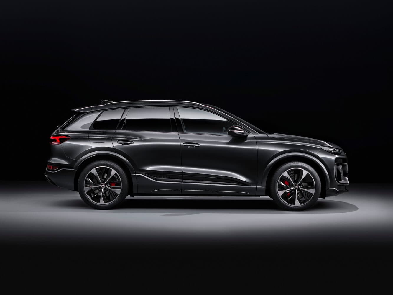Audi, SQ6 e-tron, 2025, фото 8