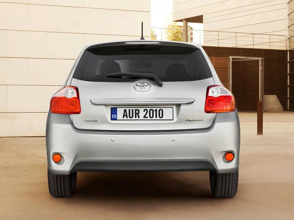 Toyota Auris I Рестайлинг Хэтчбек 3 дв., фото 3