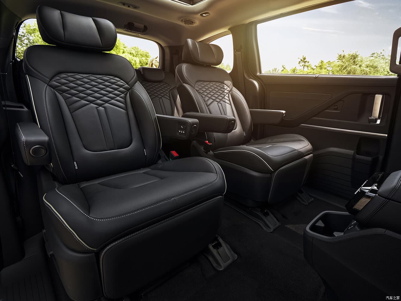 Hyundai Custin  Минивэн, фото 9