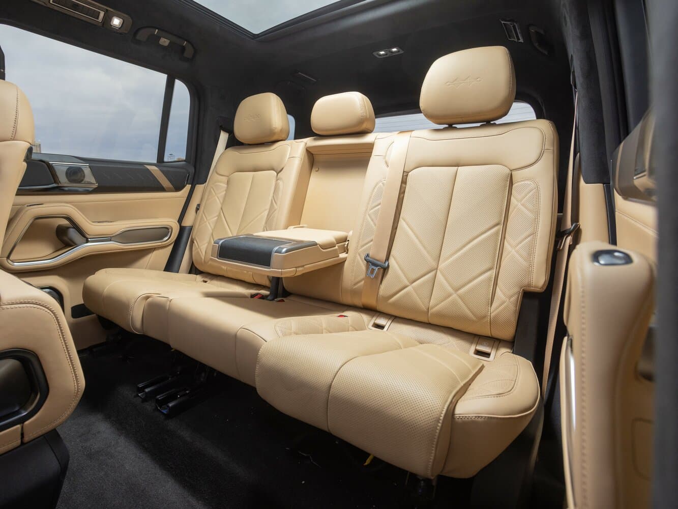 BYD FangChengBao Leopard 8  Внедорожник 5 дв., фото 24