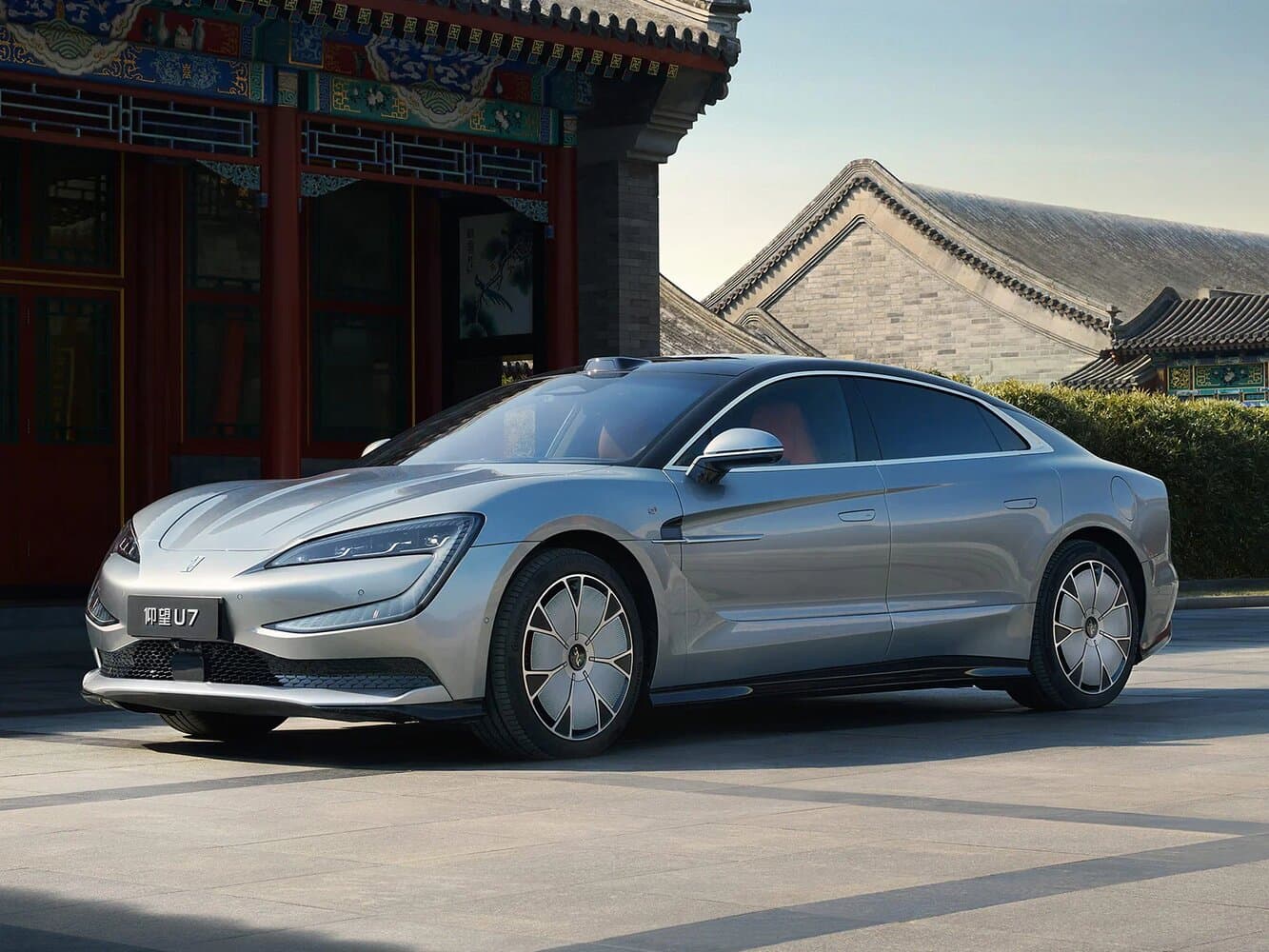 BYD Yangwang U7