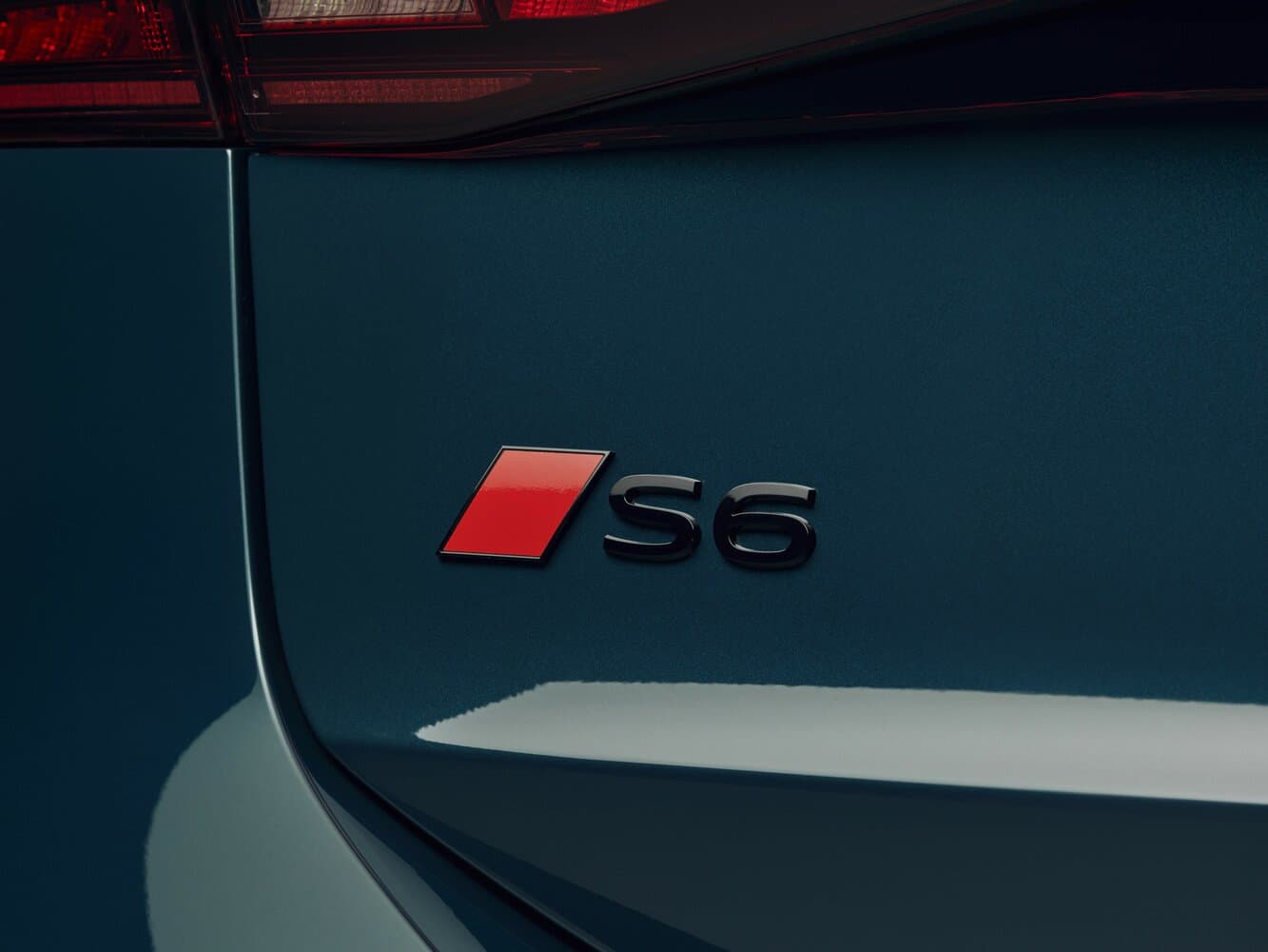 Audi S6 e-tron