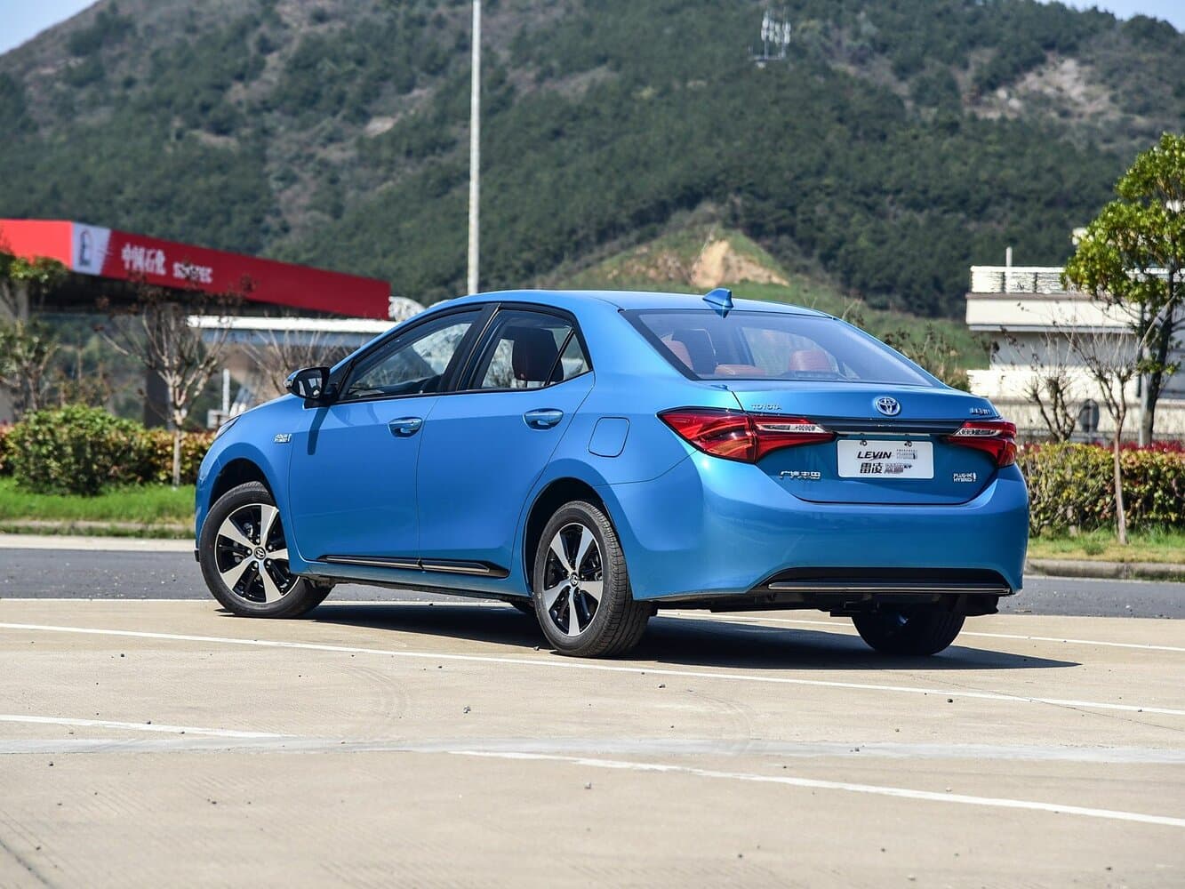 Toyota Levin XI (E170) Седан Hybrid, фото 5