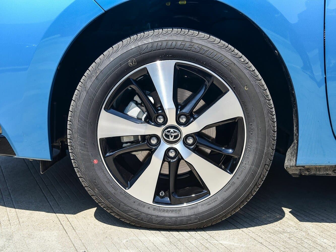 Toyota Levin XI (E170) Седан Hybrid, фото 18