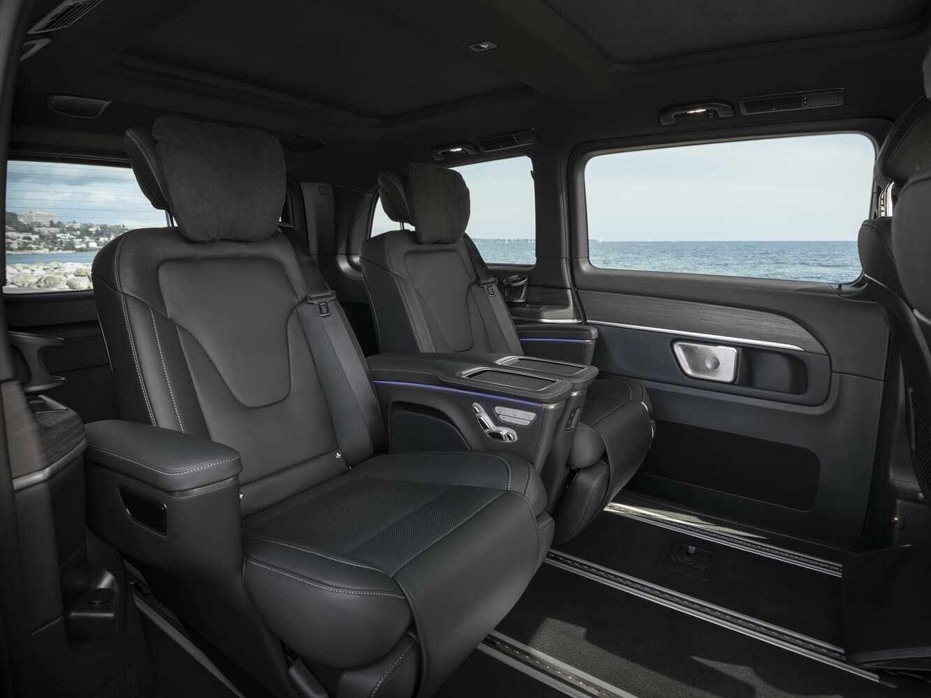 Mercedes-Benz EQV I Рестайлинг Минивэн Long, фото 8