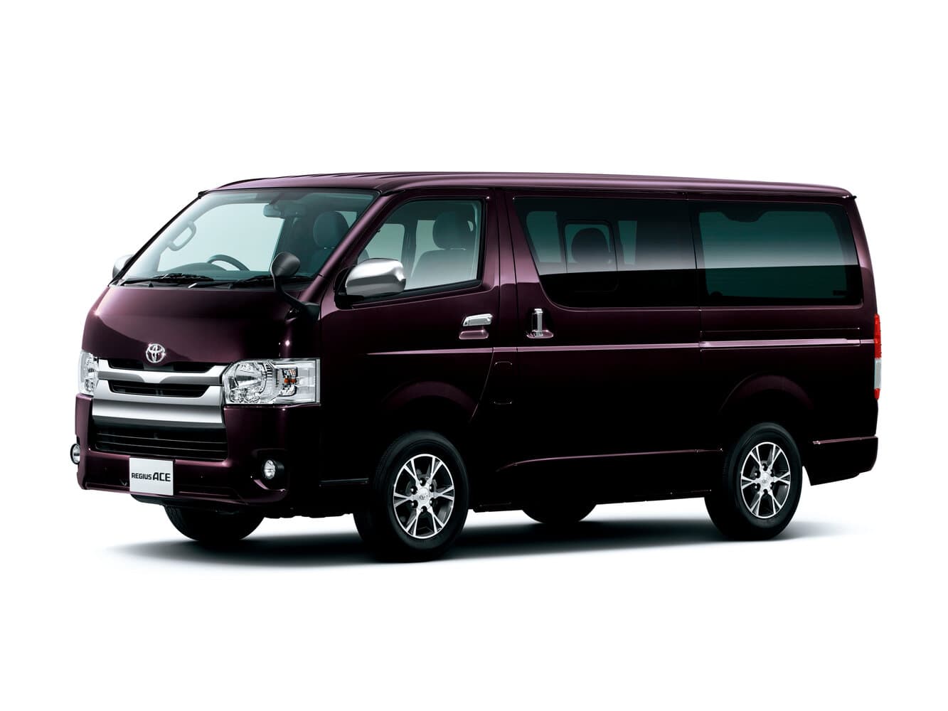 Toyota RegiusAce H200 Рестайлинг 3