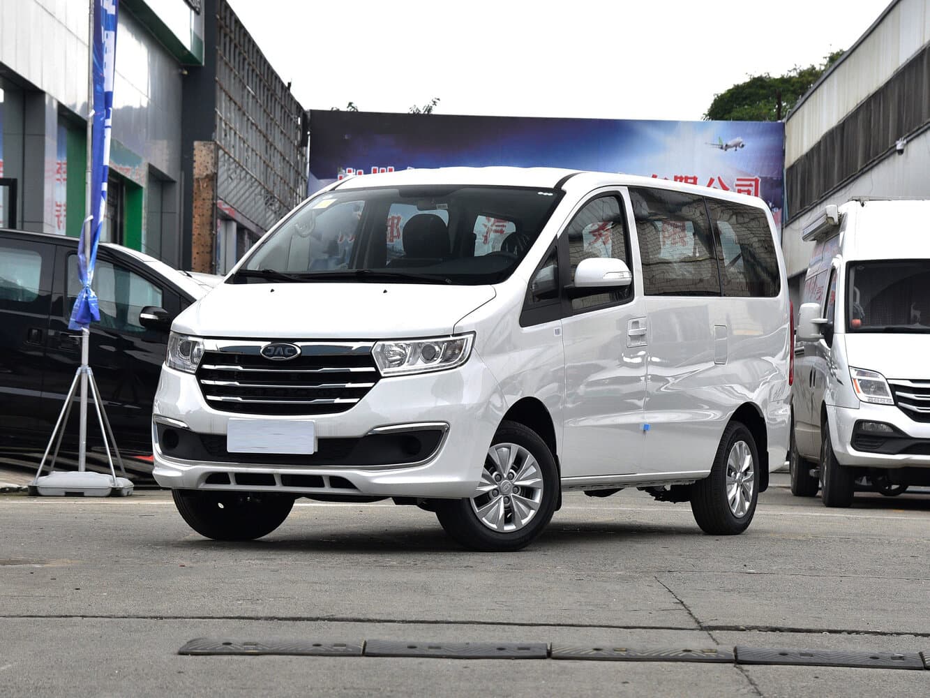 JAC Refine M3