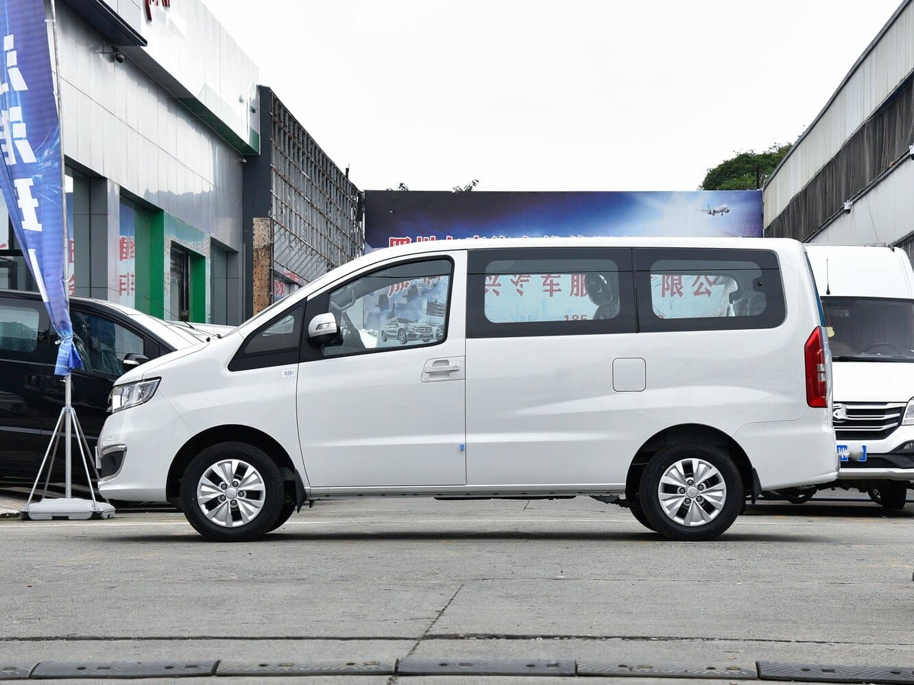 JAC Refine M3  Минивэн, фото 2