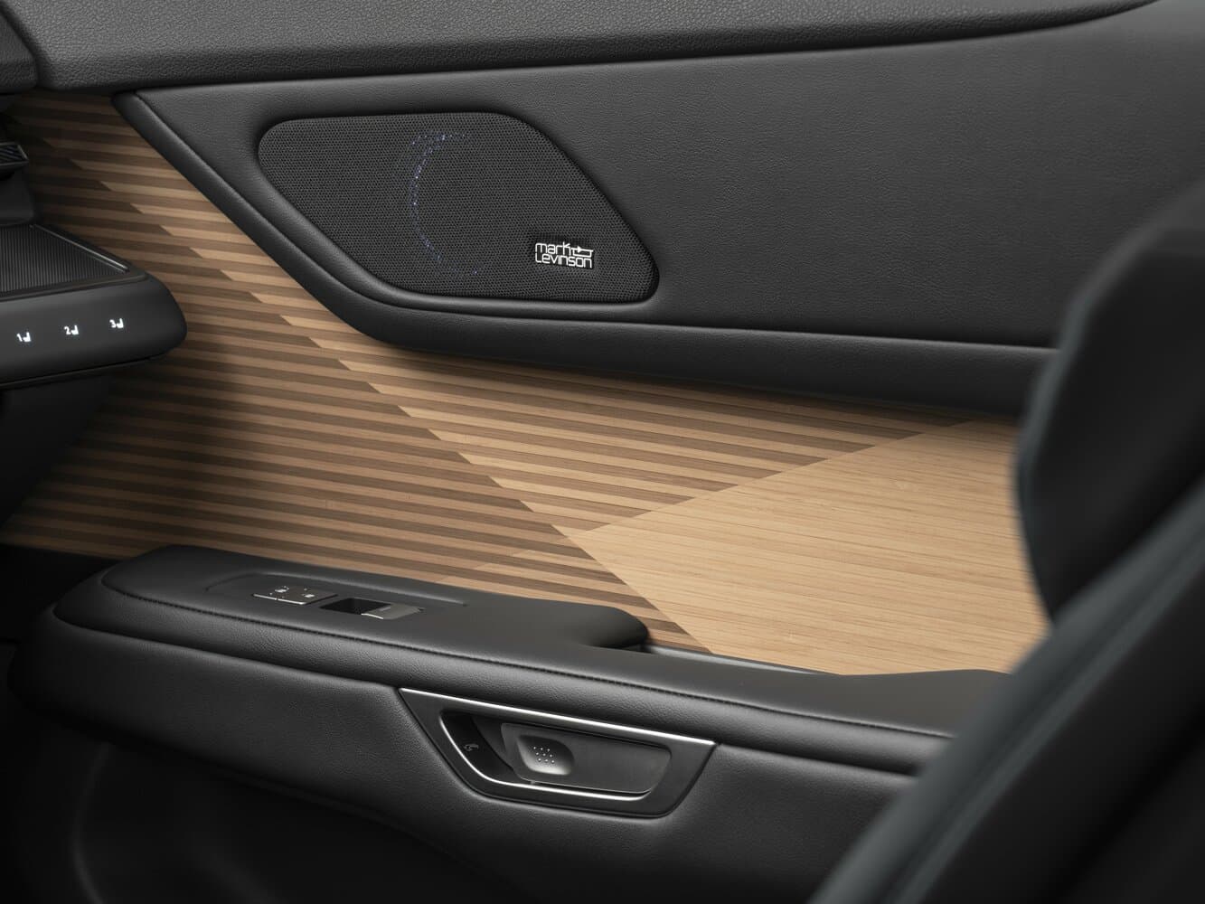 Lexus ES VIII Седан, фото 7