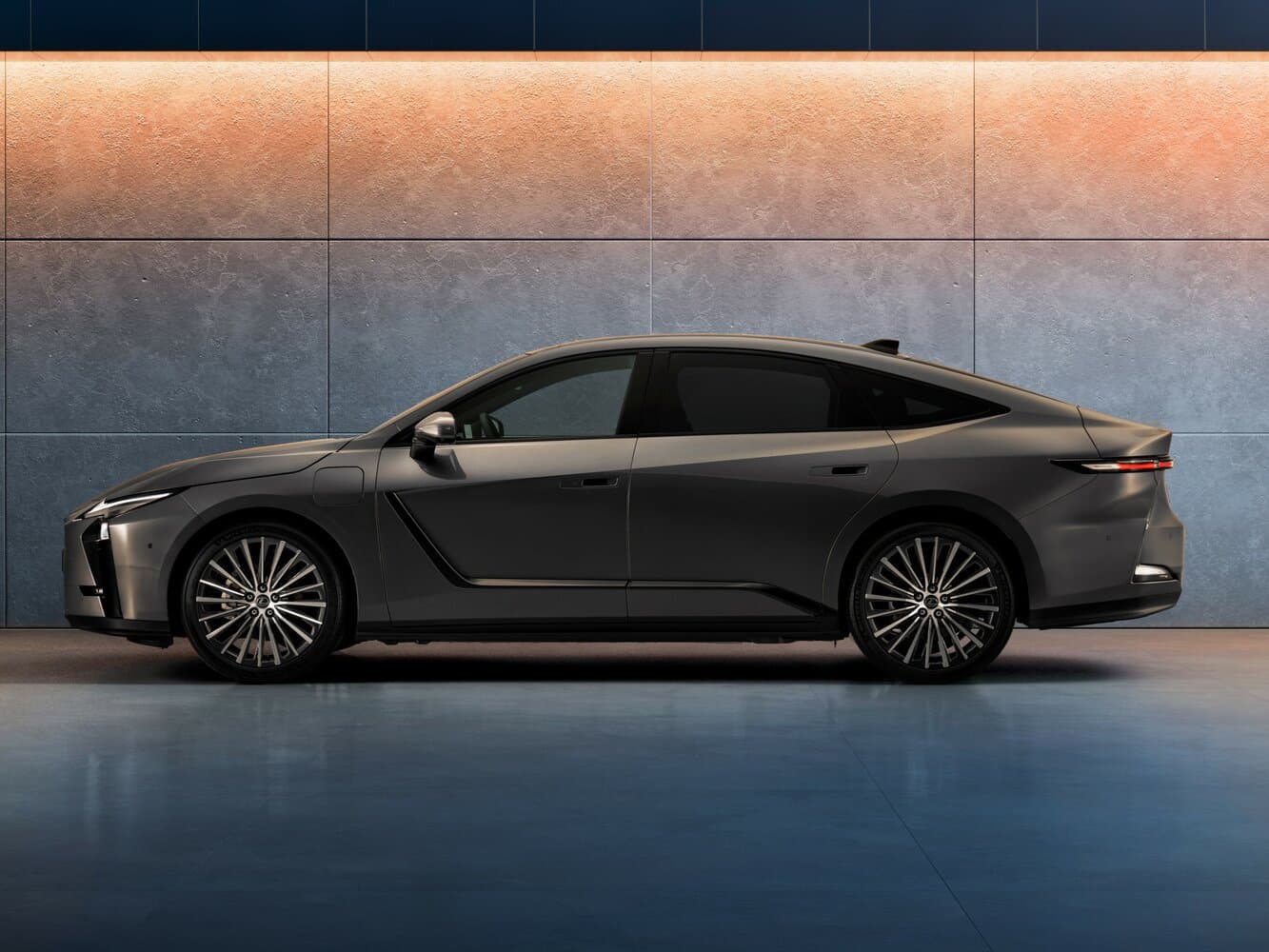 Lexus ES VIII Седан, фото 2