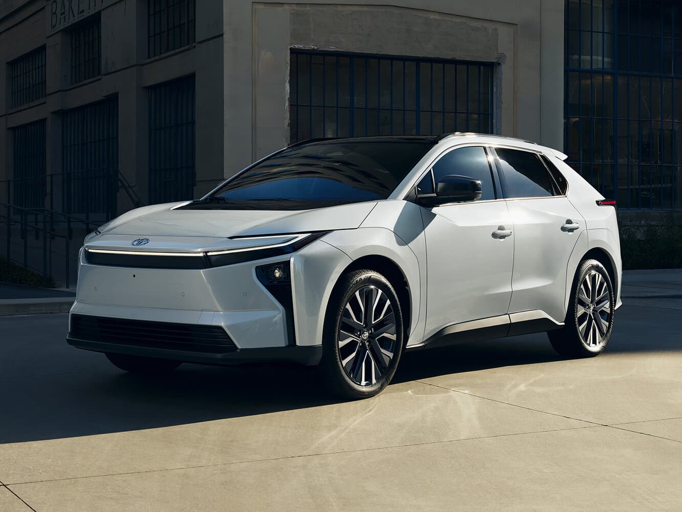 Toyota bZ  Внедорожник 5 дв.