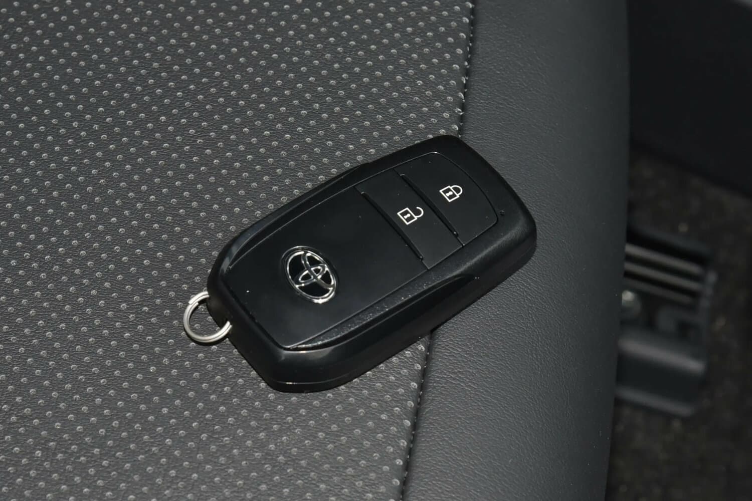 Toyota bZ5  Внедорожник 5 дв., фото 16