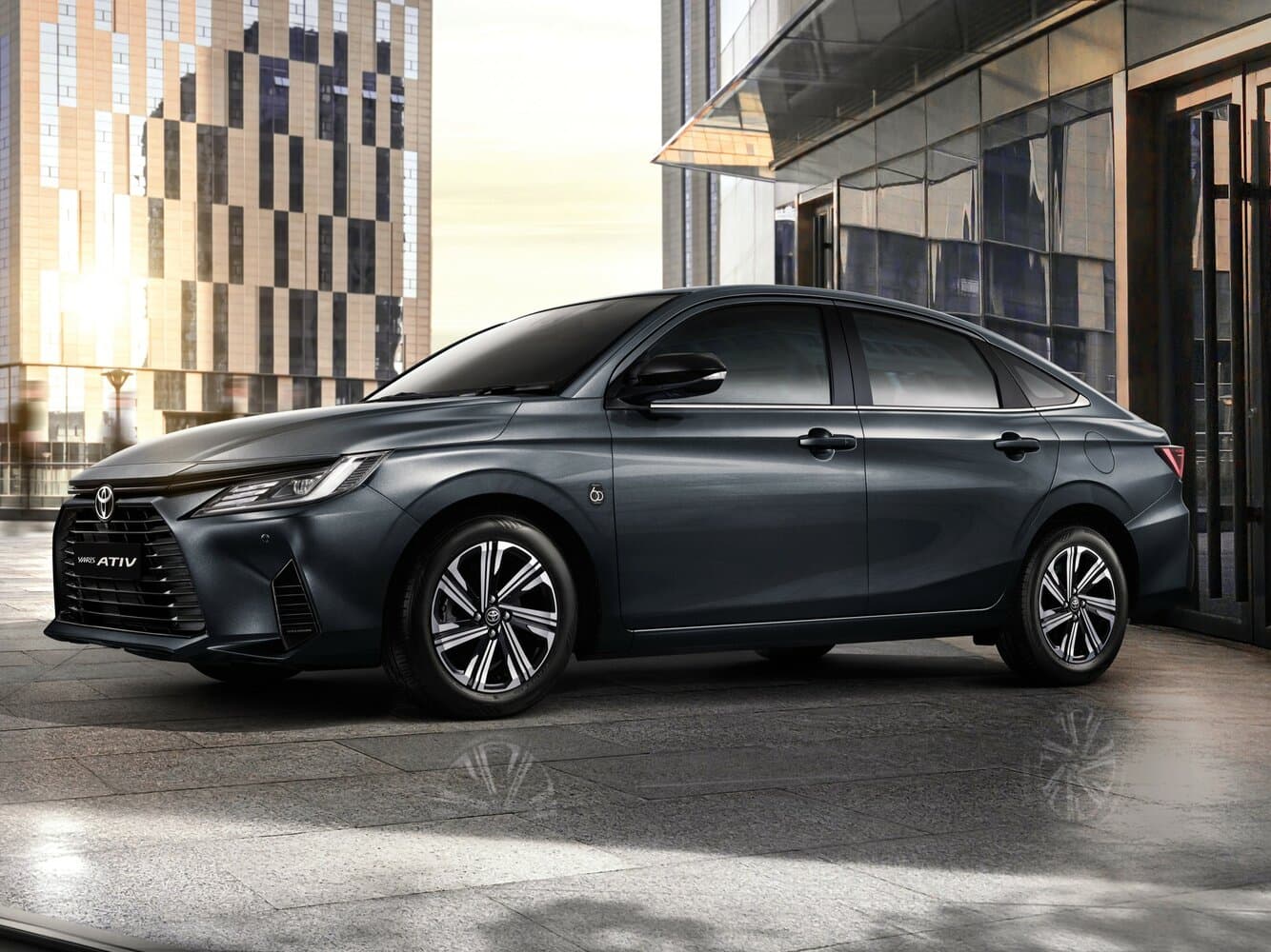 Toyota Yaris IV Седан, фото 1