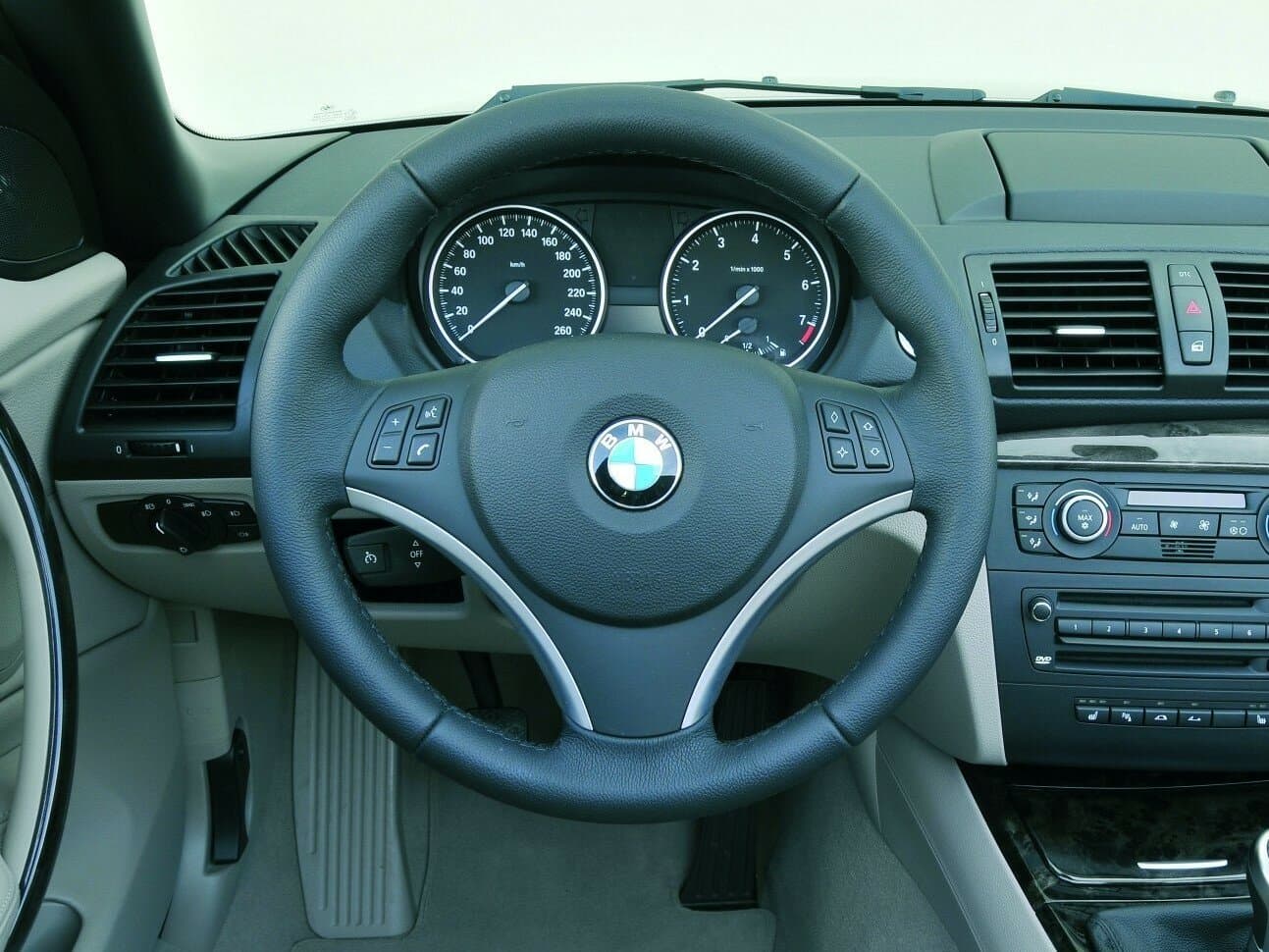 BMW 1 series I (E81/E82/E87/E88) Рестайлинг Кабриолет, фото 10