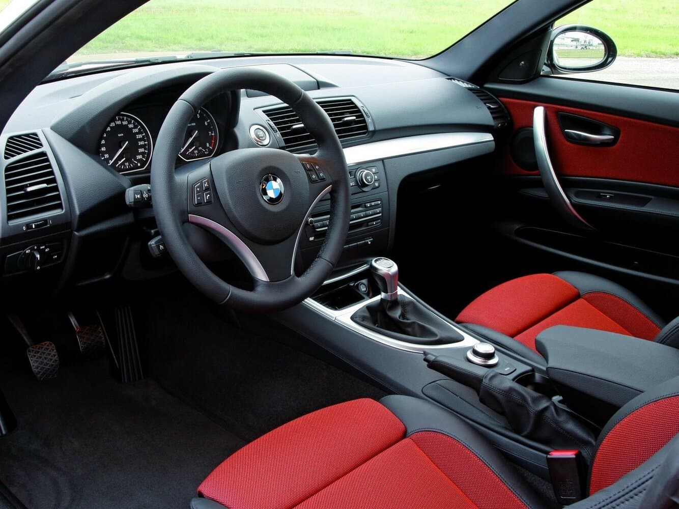 BMW 1 series I (E81/E82/E87/E88) Рестайлинг Купе, фото 13