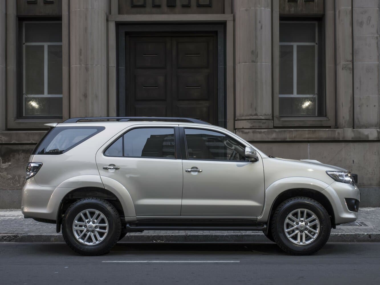 Toyota Fortuner I Рестайлинг 2 Внедорожник 5 дв., фото 2