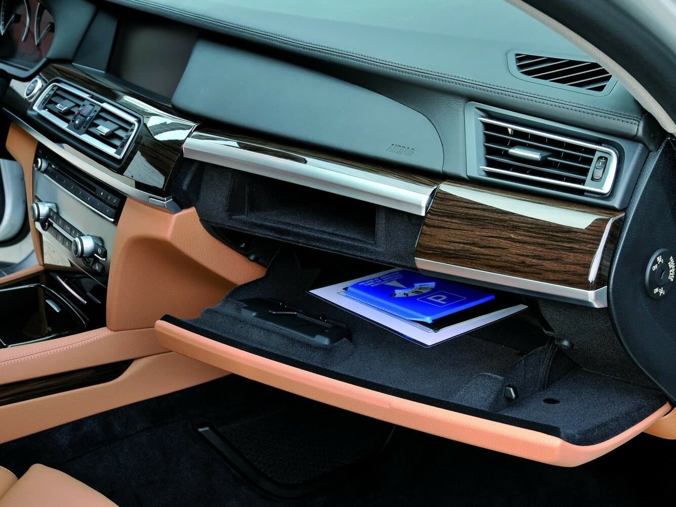 BMW 7 series V (F01/F02/F04) Седан, фото 18