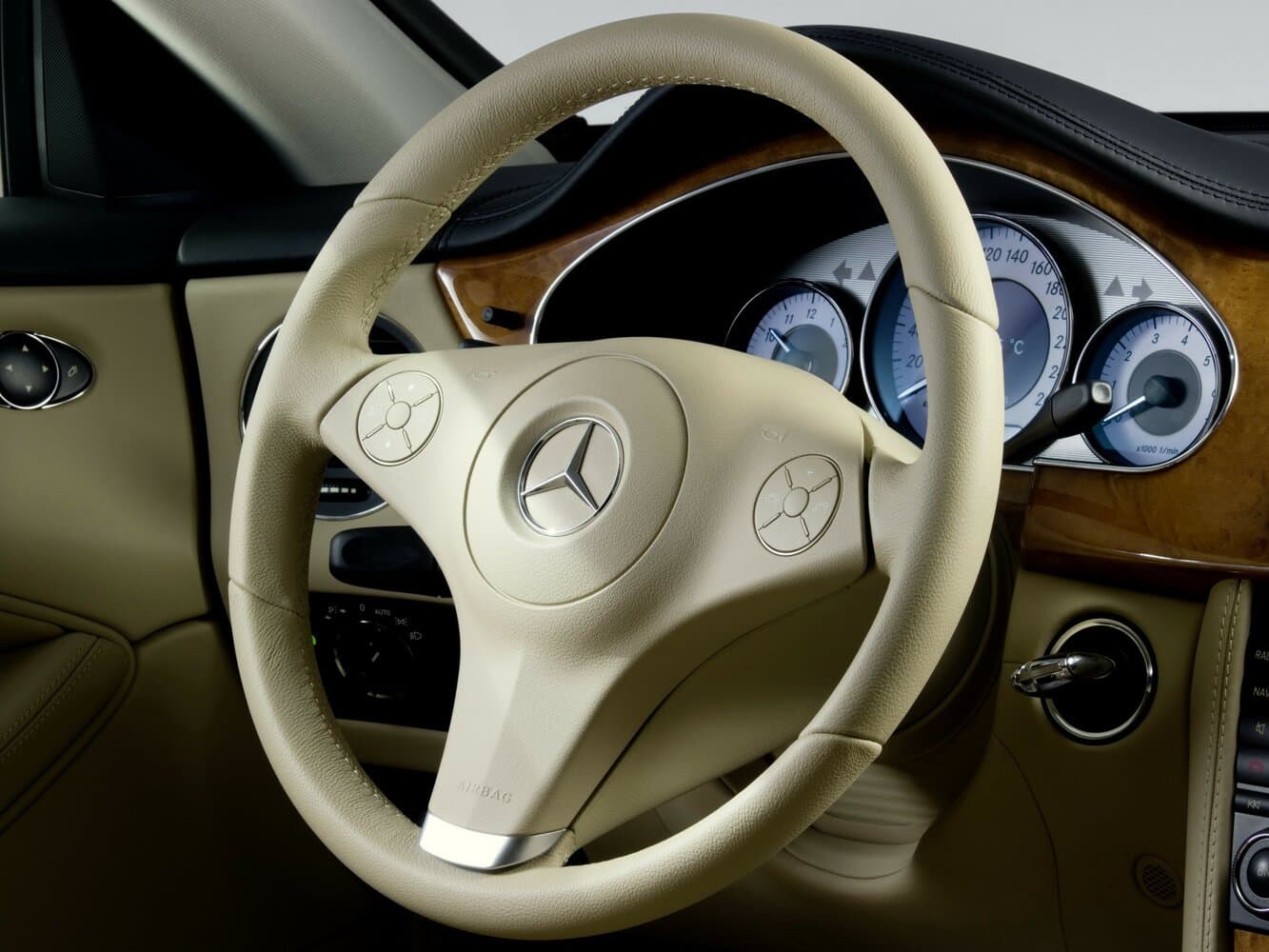 Mercedes-Benz CLS I (C219) Рестайлинг Седан, фото 7