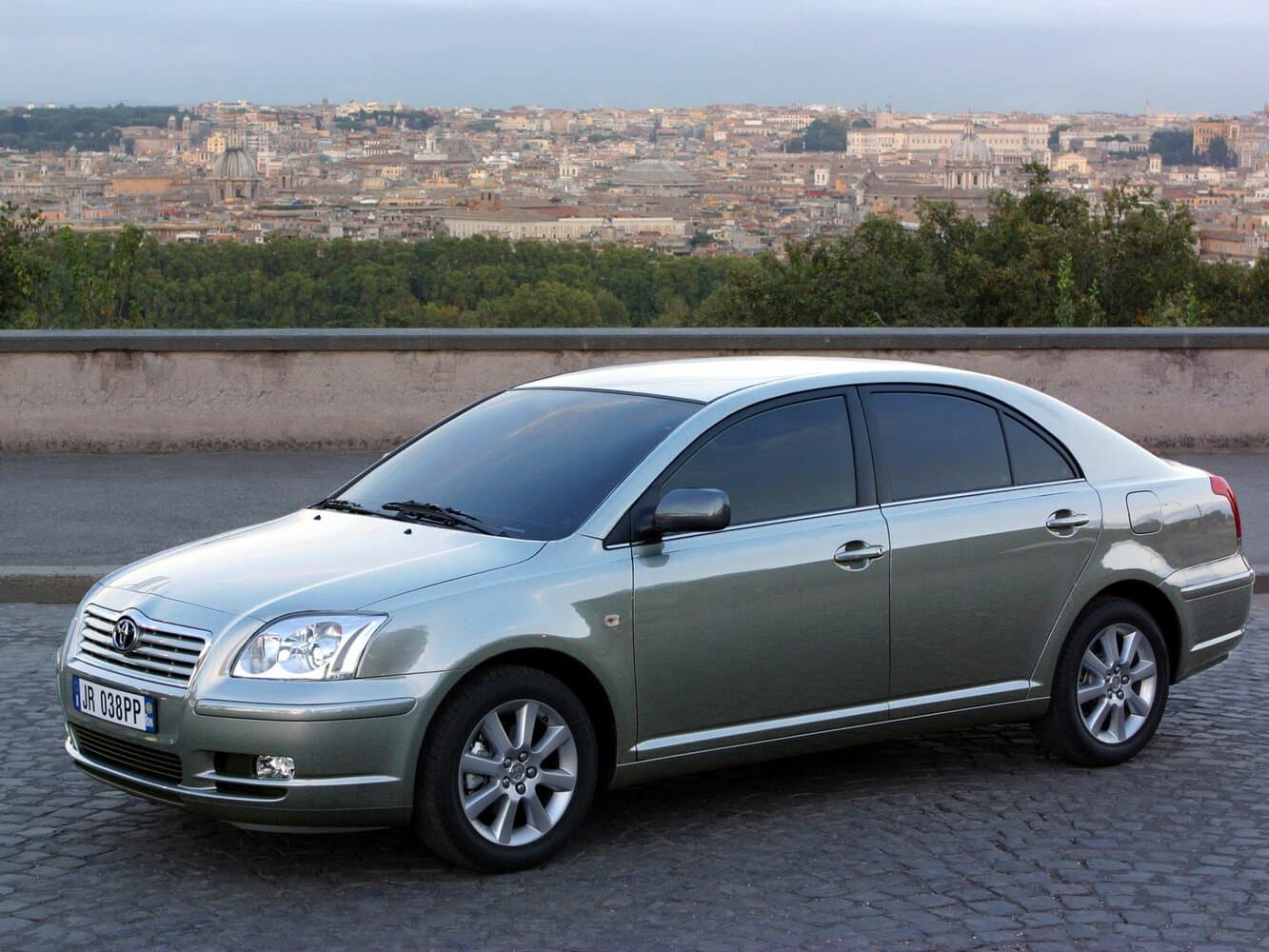Toyota Avensis II Лифтбек