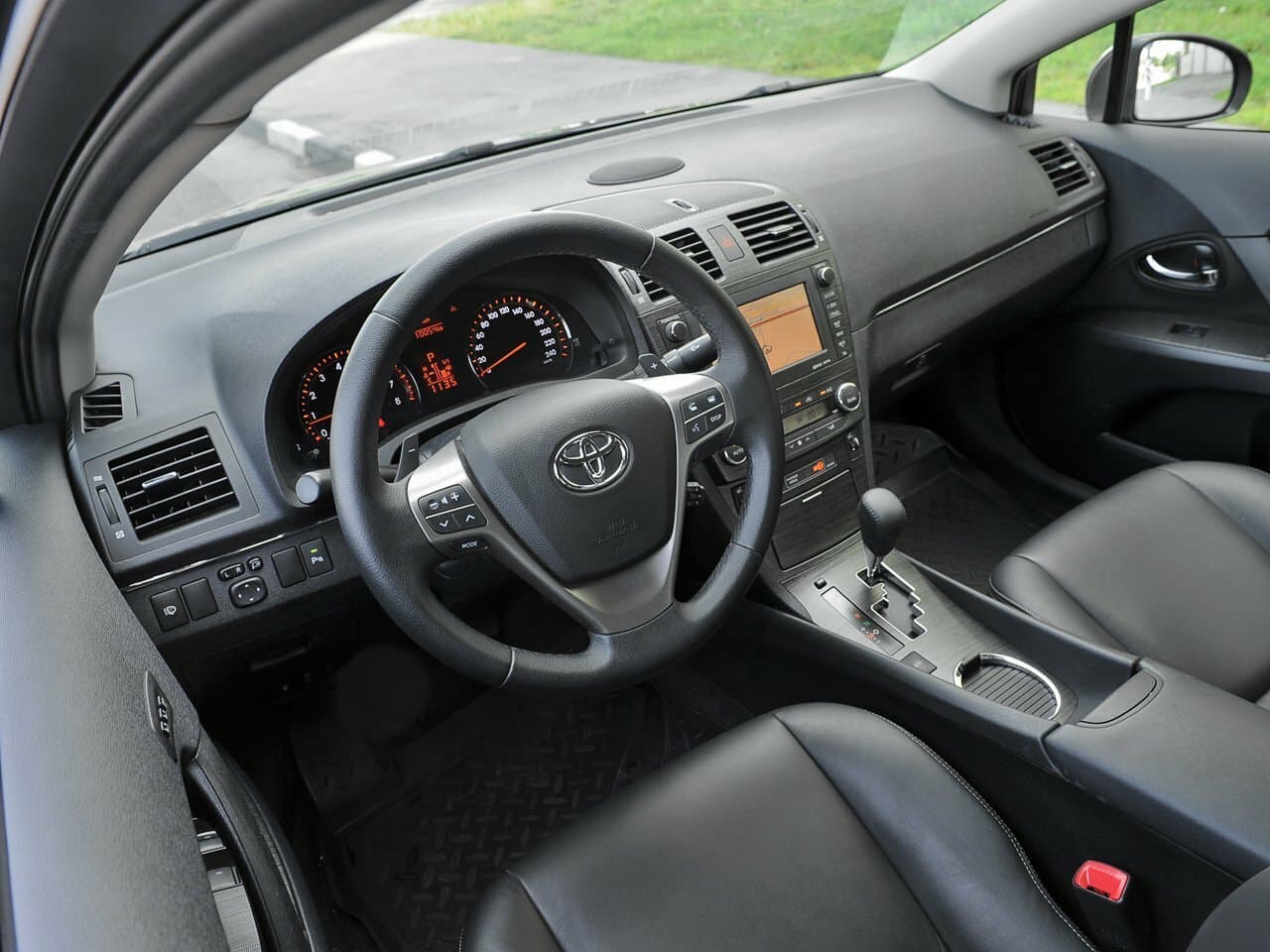 Toyota Avensis III Седан, фото 13