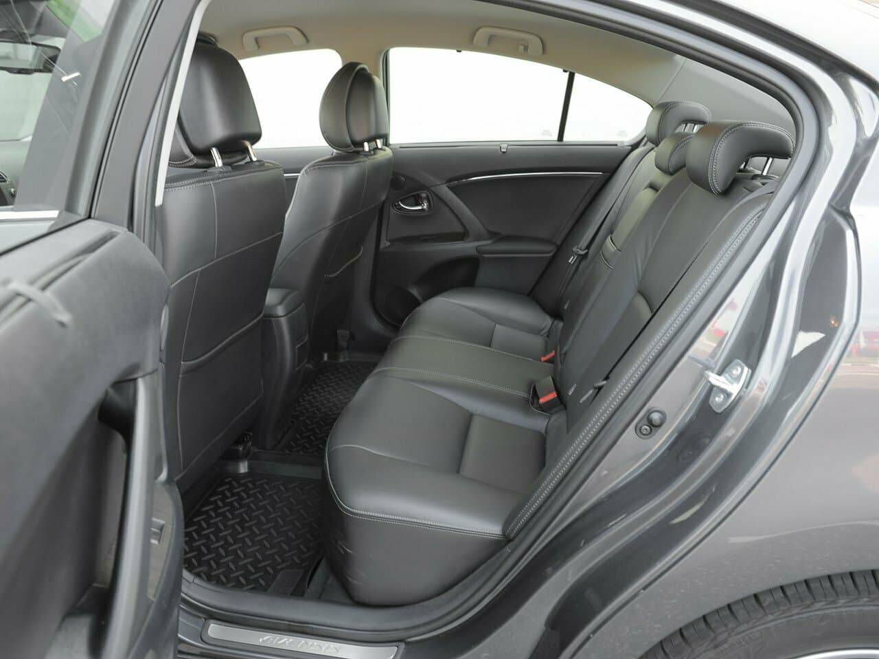 Toyota Avensis III Седан, фото 11