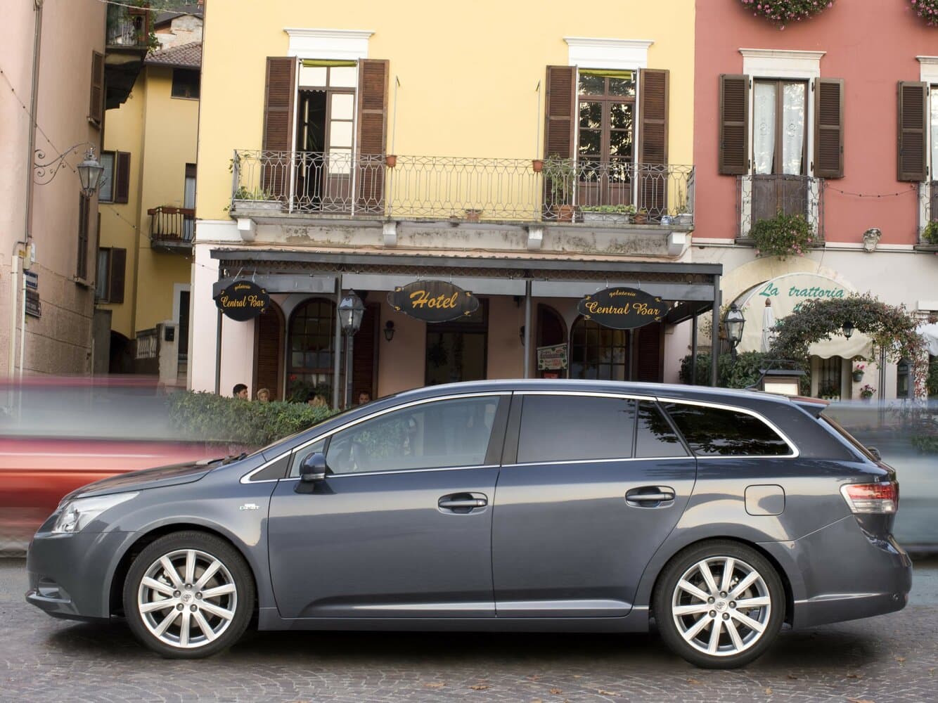 Toyota Avensis III Универсал 5 дв., фото 2