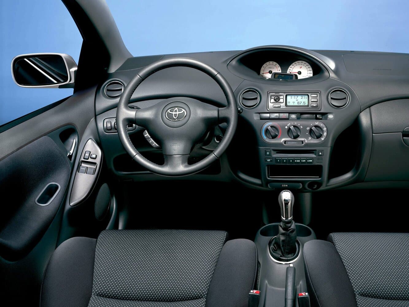 Toyota Yaris I Рестайлинг Хэтчбек 5 дв., фото 3