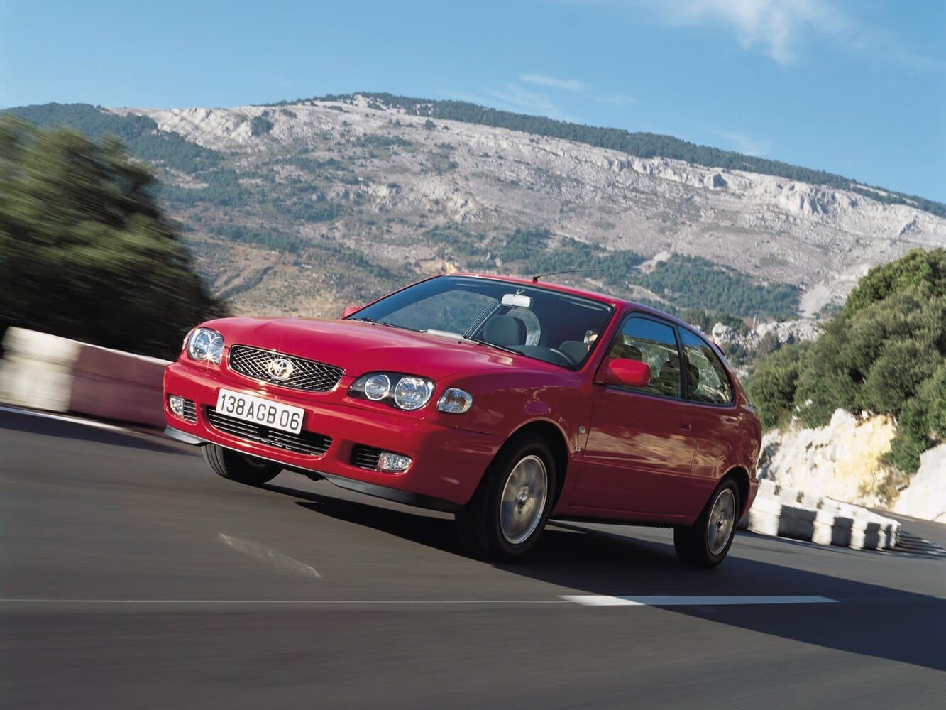 Toyota Corolla VIII (E110) Рестайлинг Хэтчбек 3 дв.