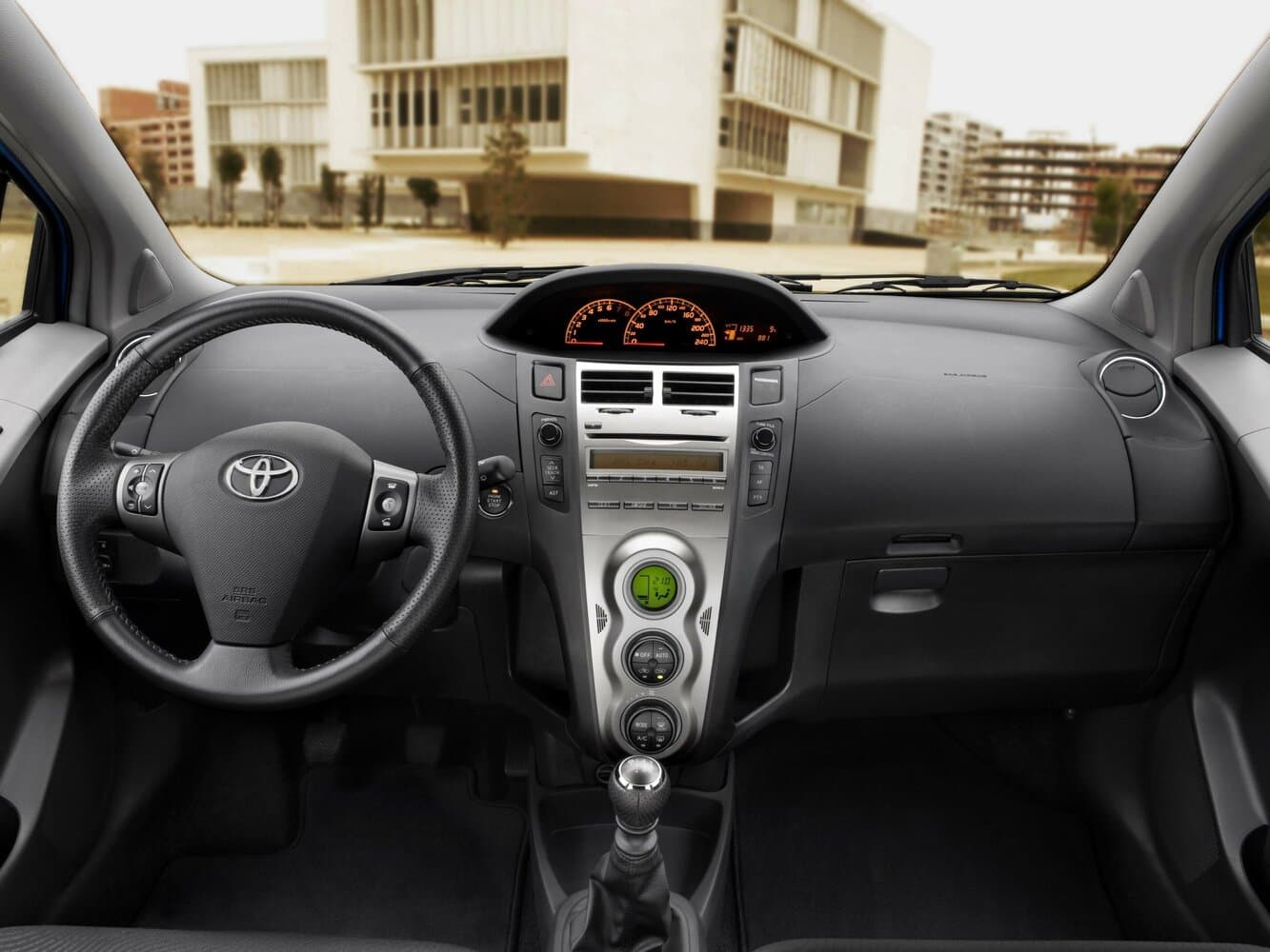 Toyota Yaris II Рестайлинг Хэтчбек 3 дв., фото 5