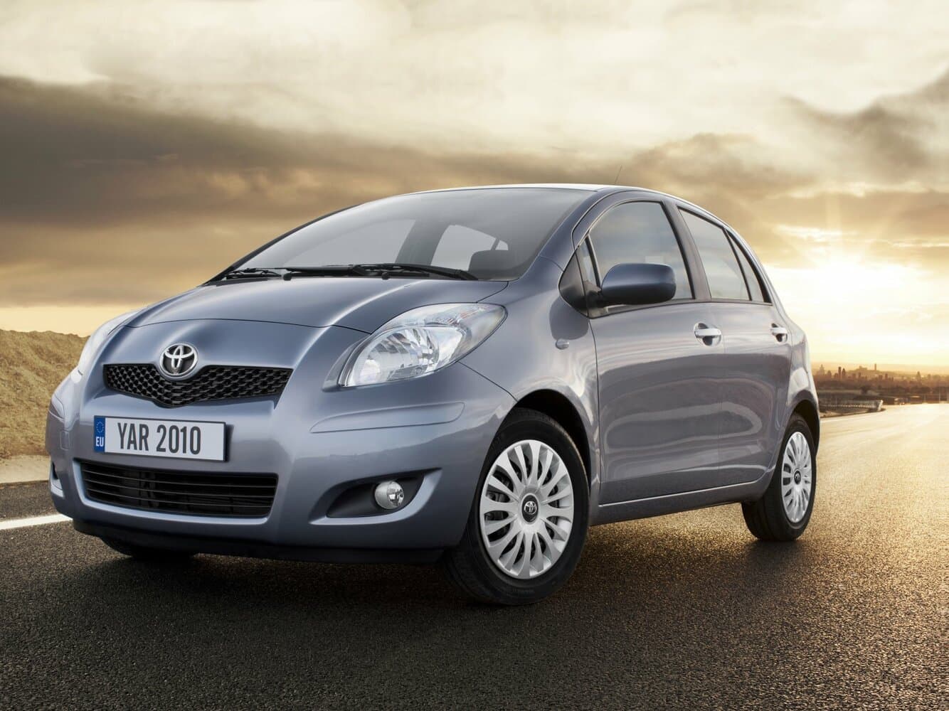 Toyota Yaris II Рестайлинг Хэтчбек 5 дв.