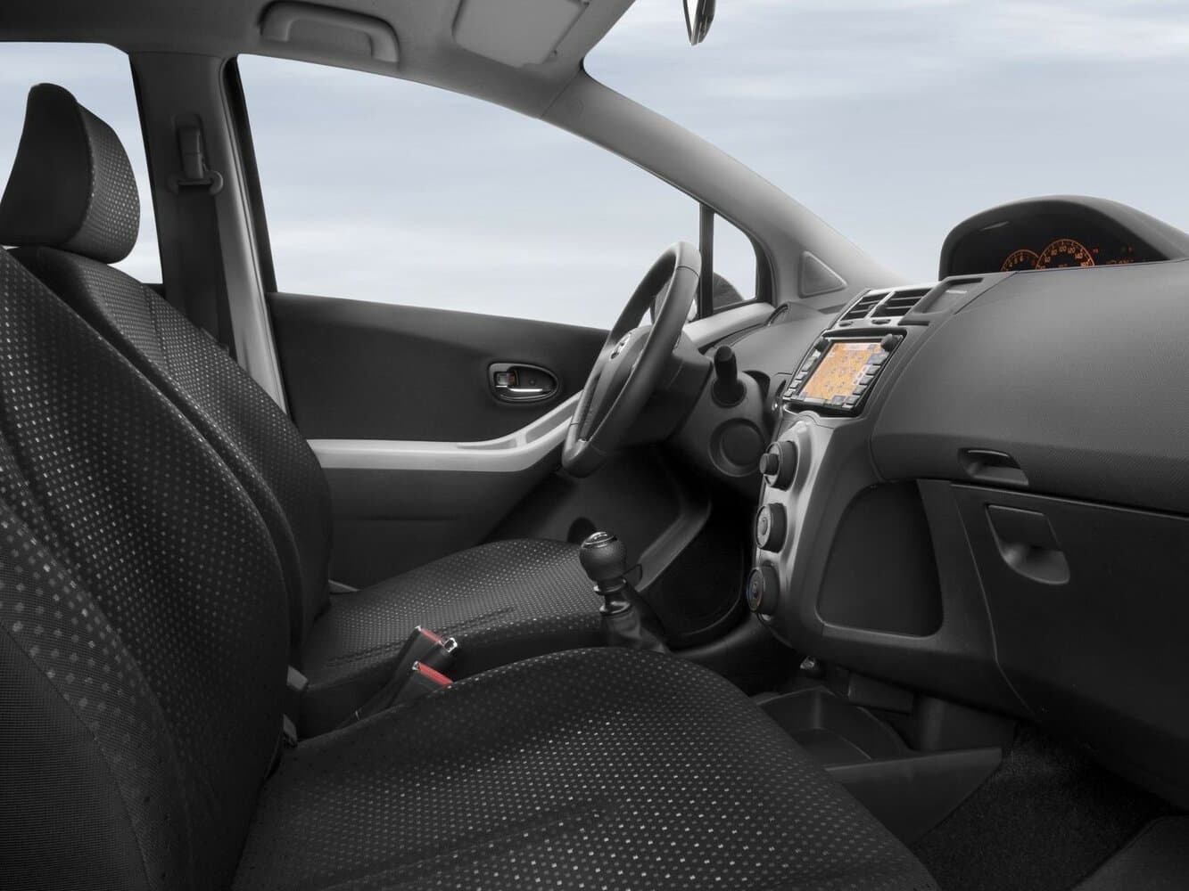 Toyota Yaris II Рестайлинг Хэтчбек 5 дв., фото 7
