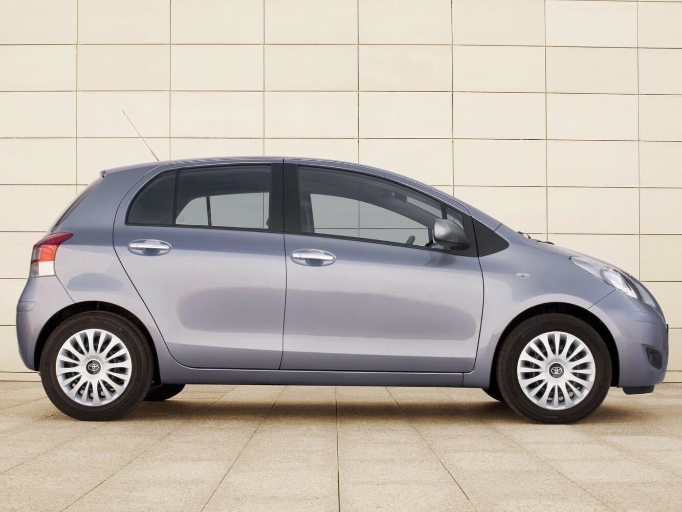 Toyota Yaris II Рестайлинг Хэтчбек 5 дв., фото 2