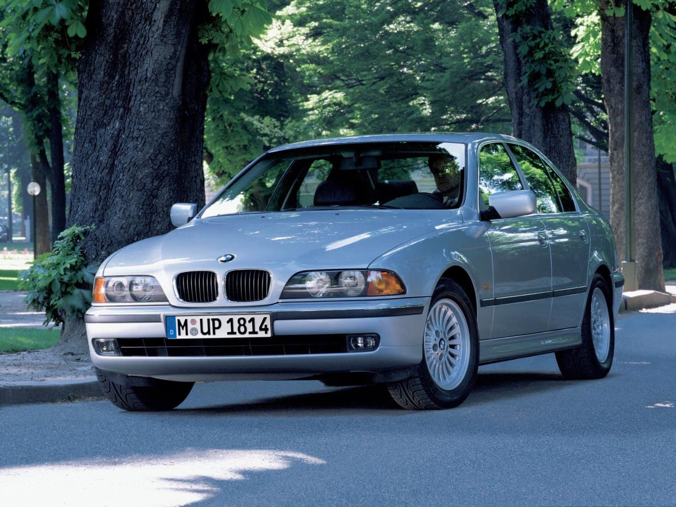 BMW 5 series IV (E39)