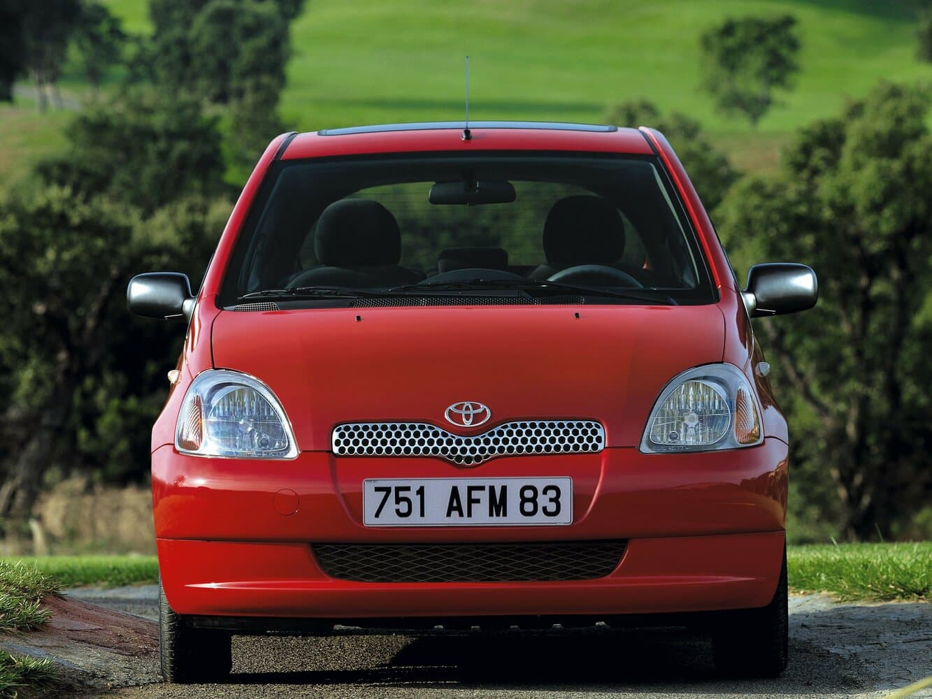 Toyota Yaris I Хэтчбек 3 дв., фото 3