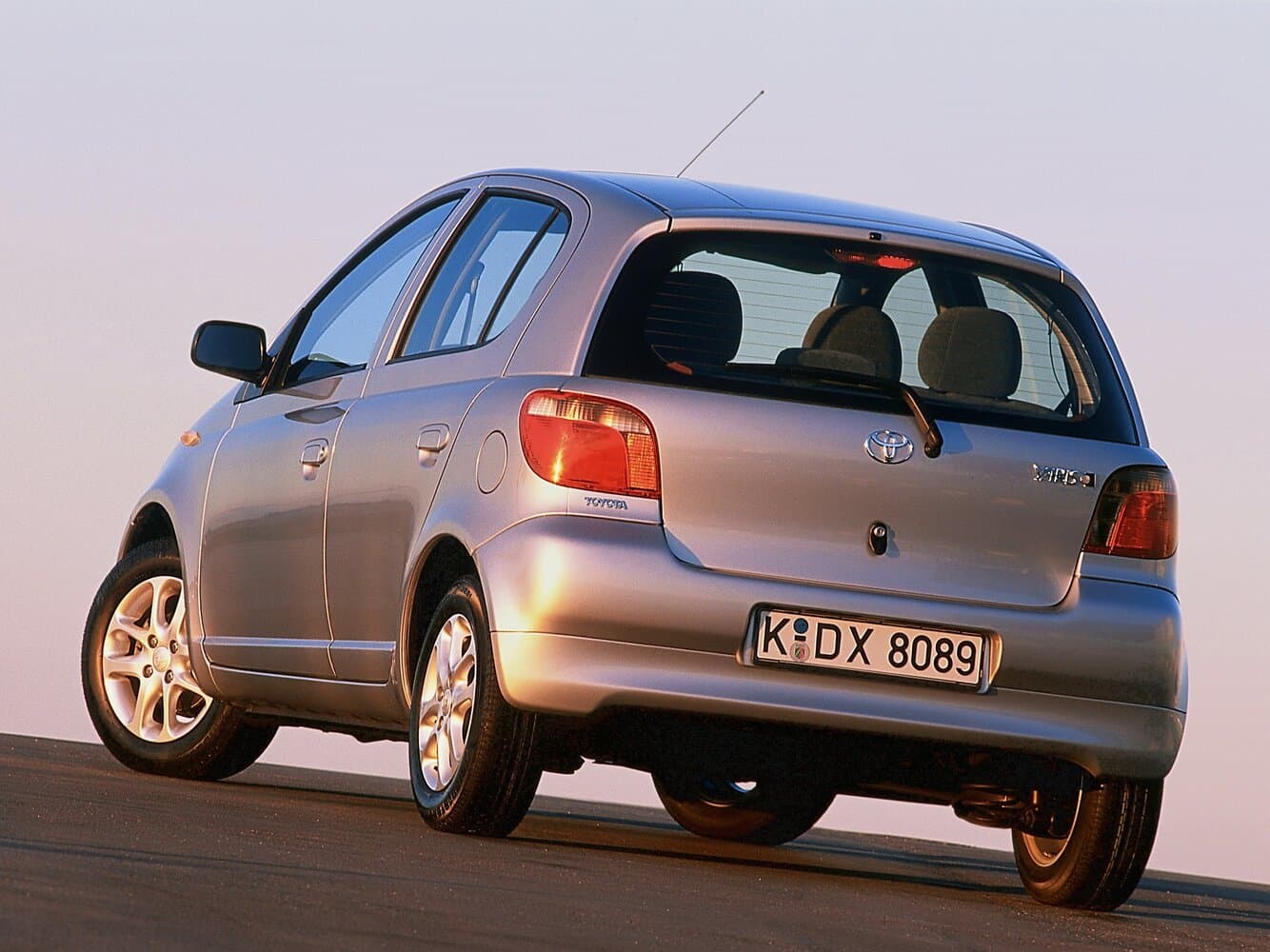 Toyota Yaris I Хэтчбек 5 дв., фото 4