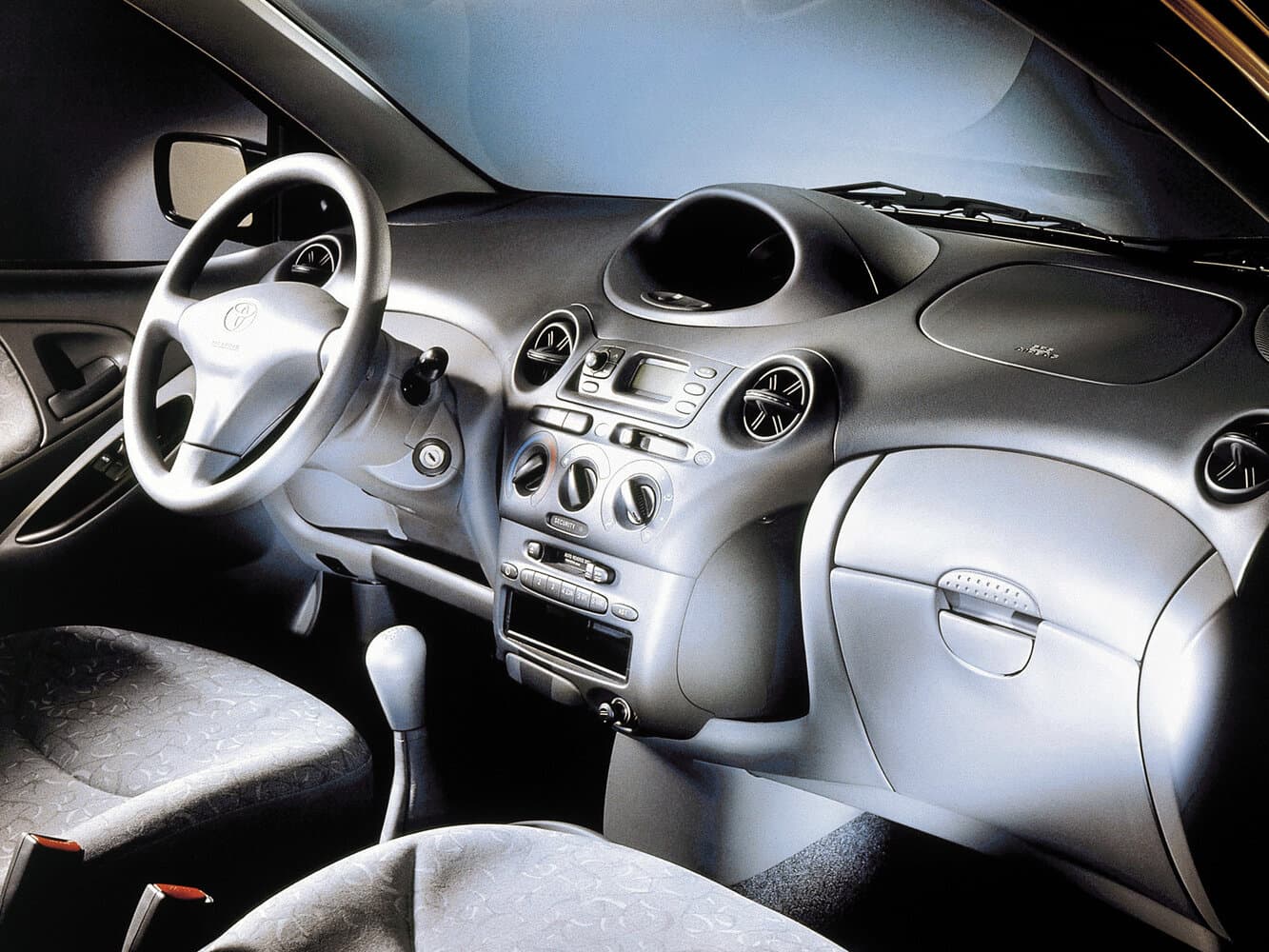Toyota Yaris I Хэтчбек 5 дв., фото 6