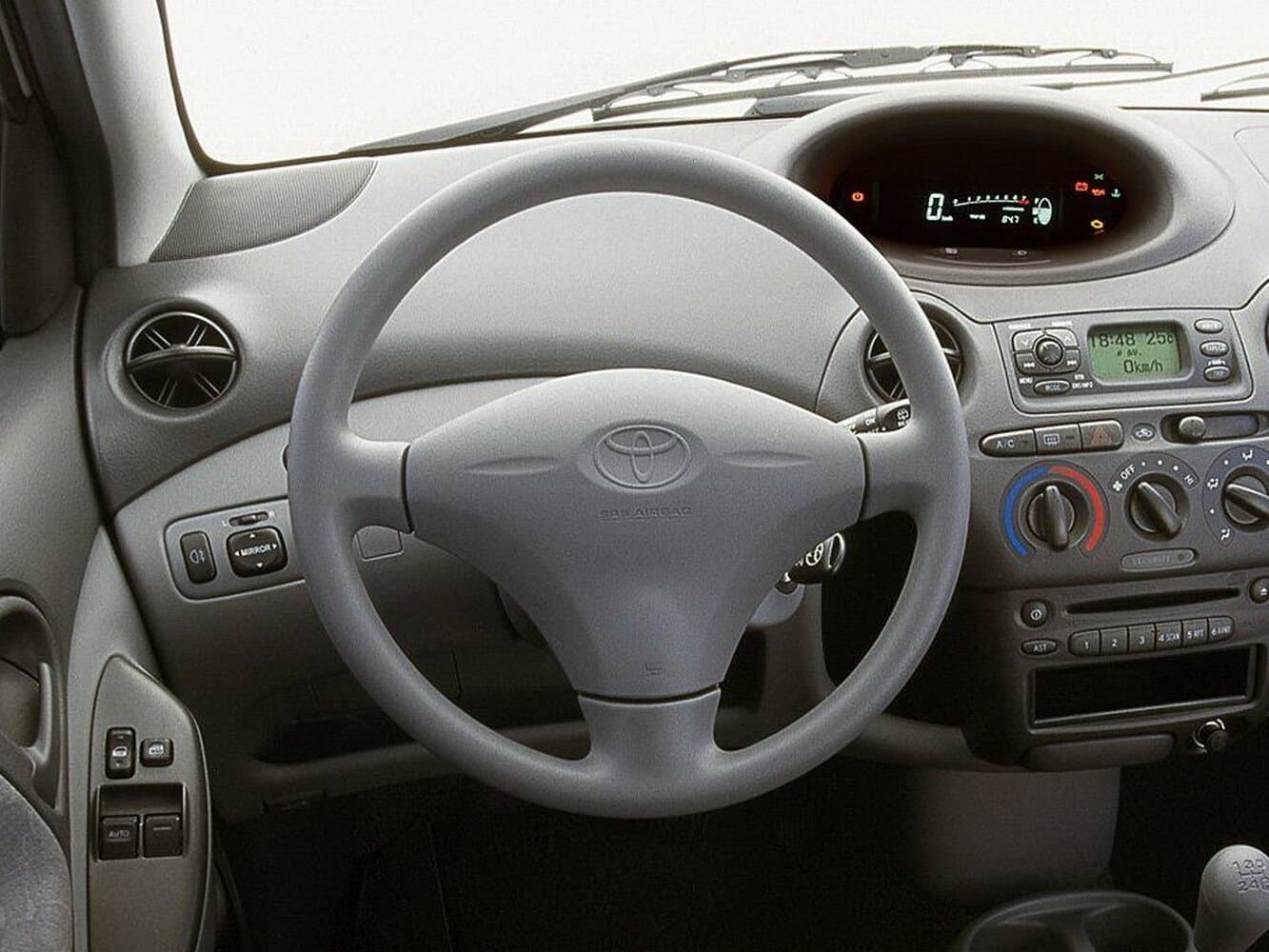 Toyota Yaris I Хэтчбек 5 дв., фото 7