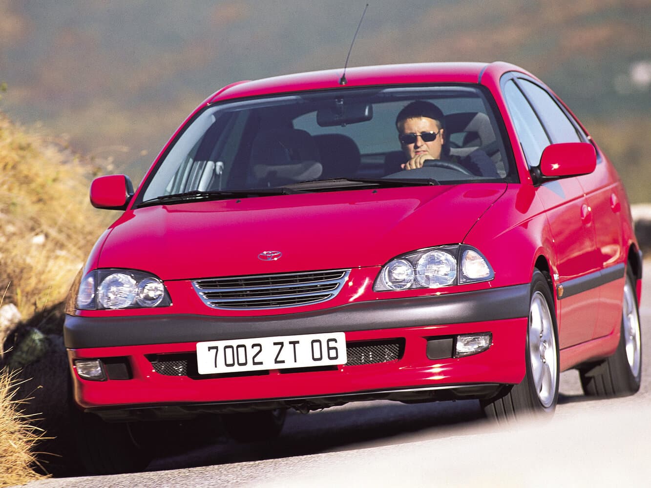 Toyota Avensis I Лифтбек, фото 3
