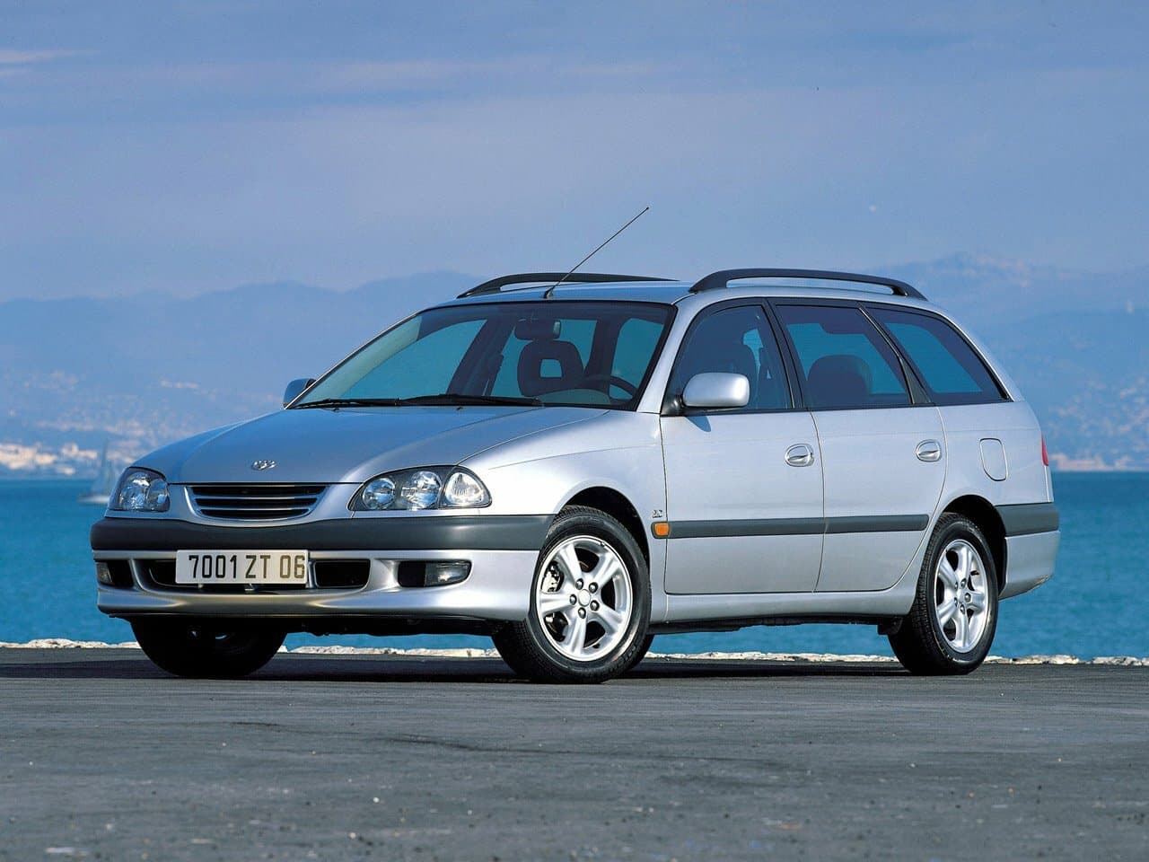 Toyota Avensis I Универсал 5 дв.