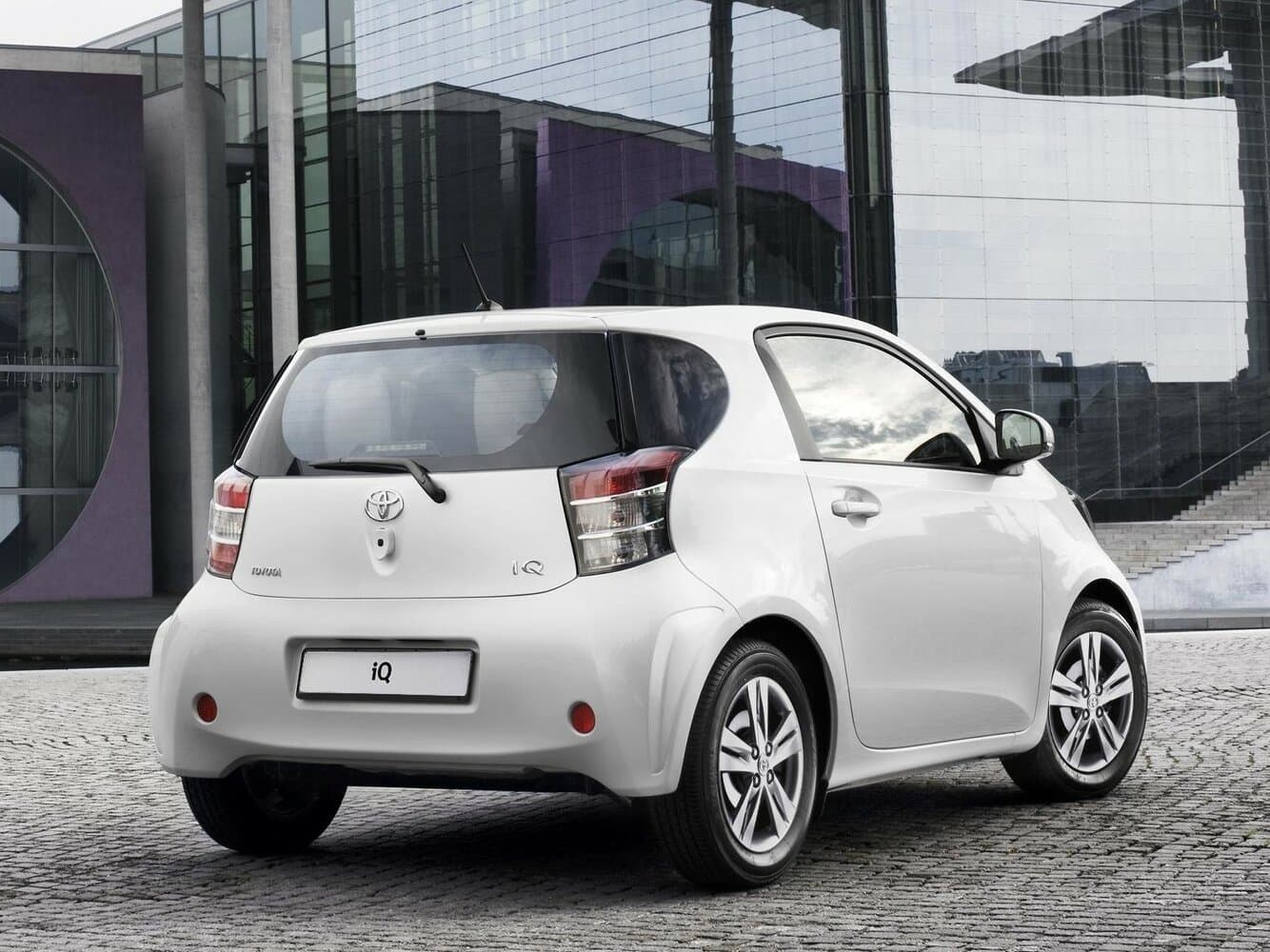 Toyota iQ  Хэтчбек 3 дв., фото 5