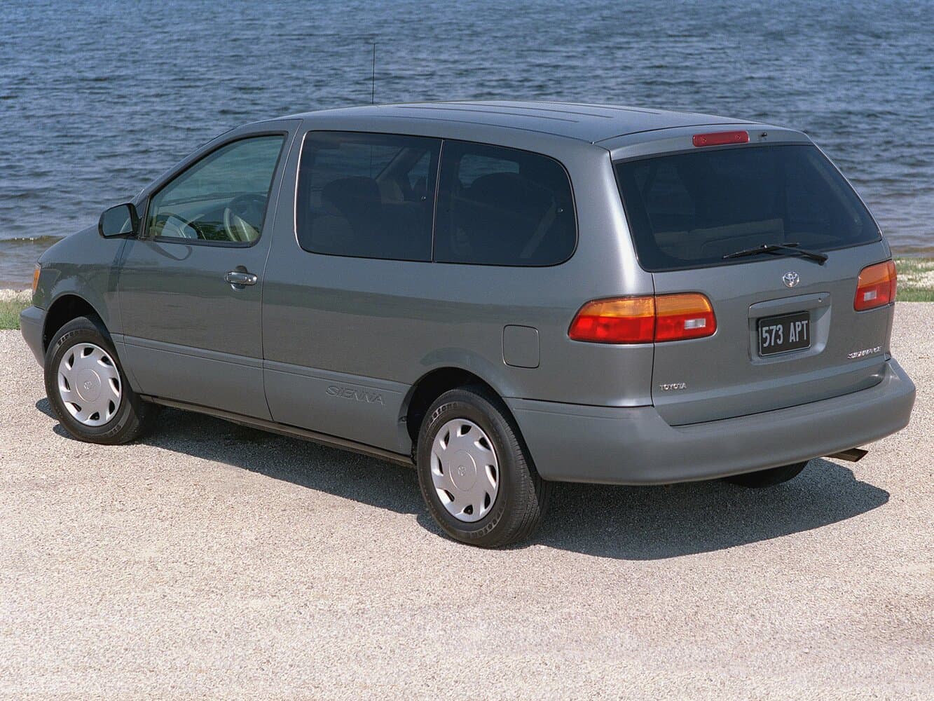 Toyota Sienna I Минивэн, фото 3